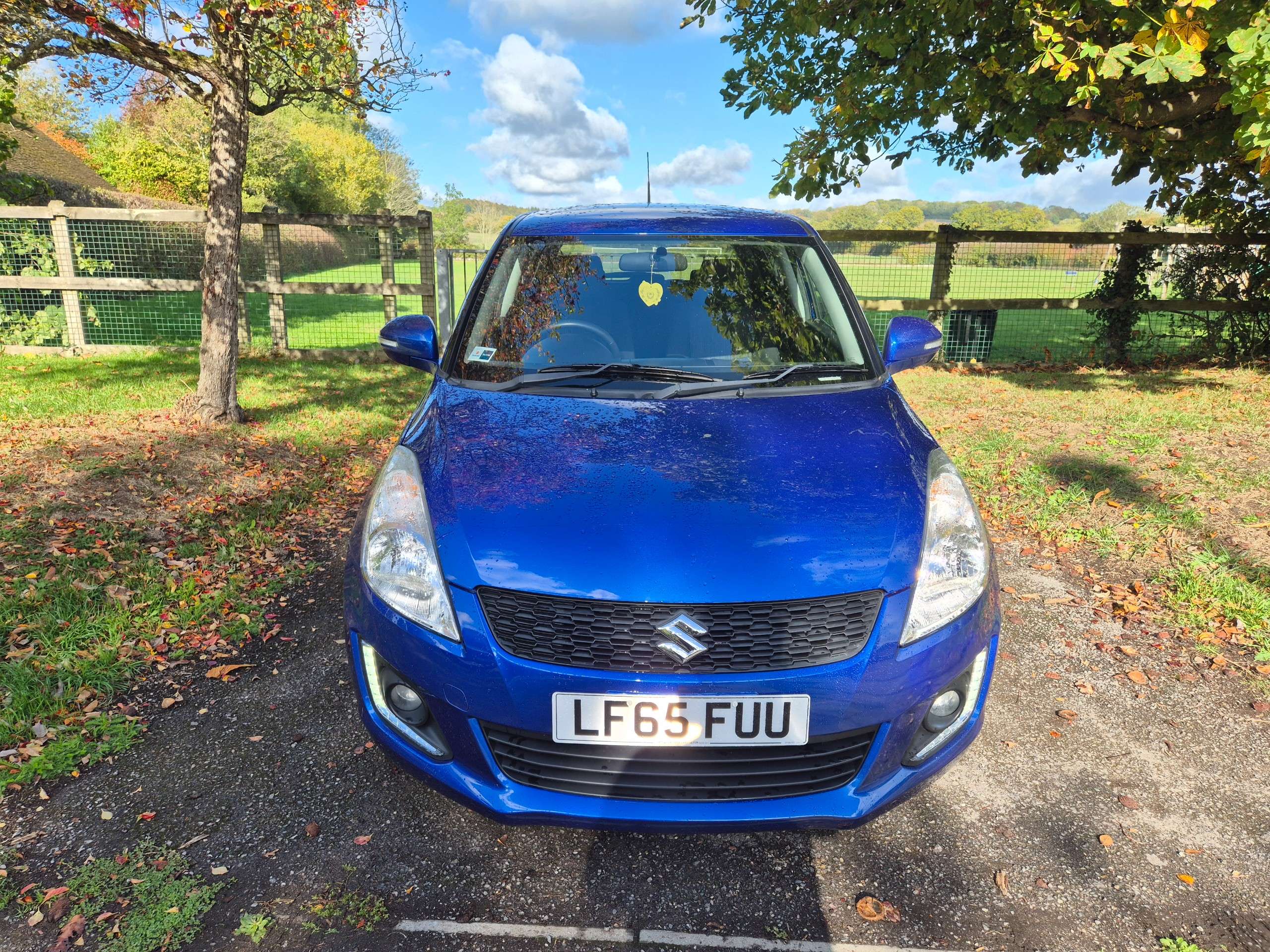 A 2015 SUZUKI SWIFT 1.2 SZ4 Hatchback 5dr Petrol Auto Euro 6 (94 ps) A 2015 SUZUKI SWIFT 1.2 SZ4 Hatchback 5dr Petrol Auto Euro 6 (94 ps)