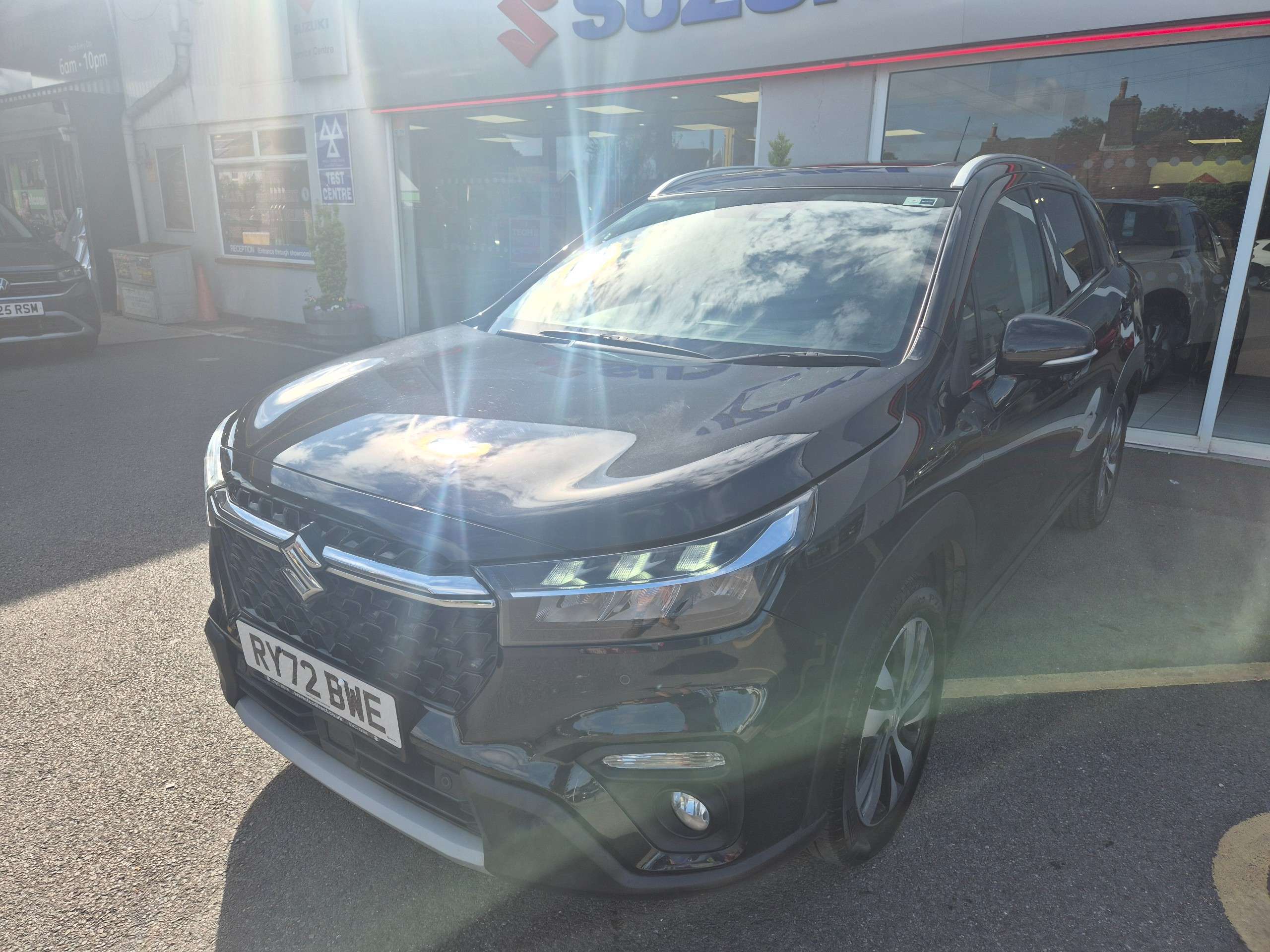 A 2022 SUZUKI SX4 1.4 Boosterjet MHEV Ultra SUV 5dr Petrol Hybrid Manual ALLGRIP Euro 6 (s/s) (129 ps) A 2022 SUZUKI SX4 1.4 Boosterjet MHEV Ultra SUV 5dr Petrol Hybrid Manual ALLGRIP Euro 6 (s/s) (129 ps)