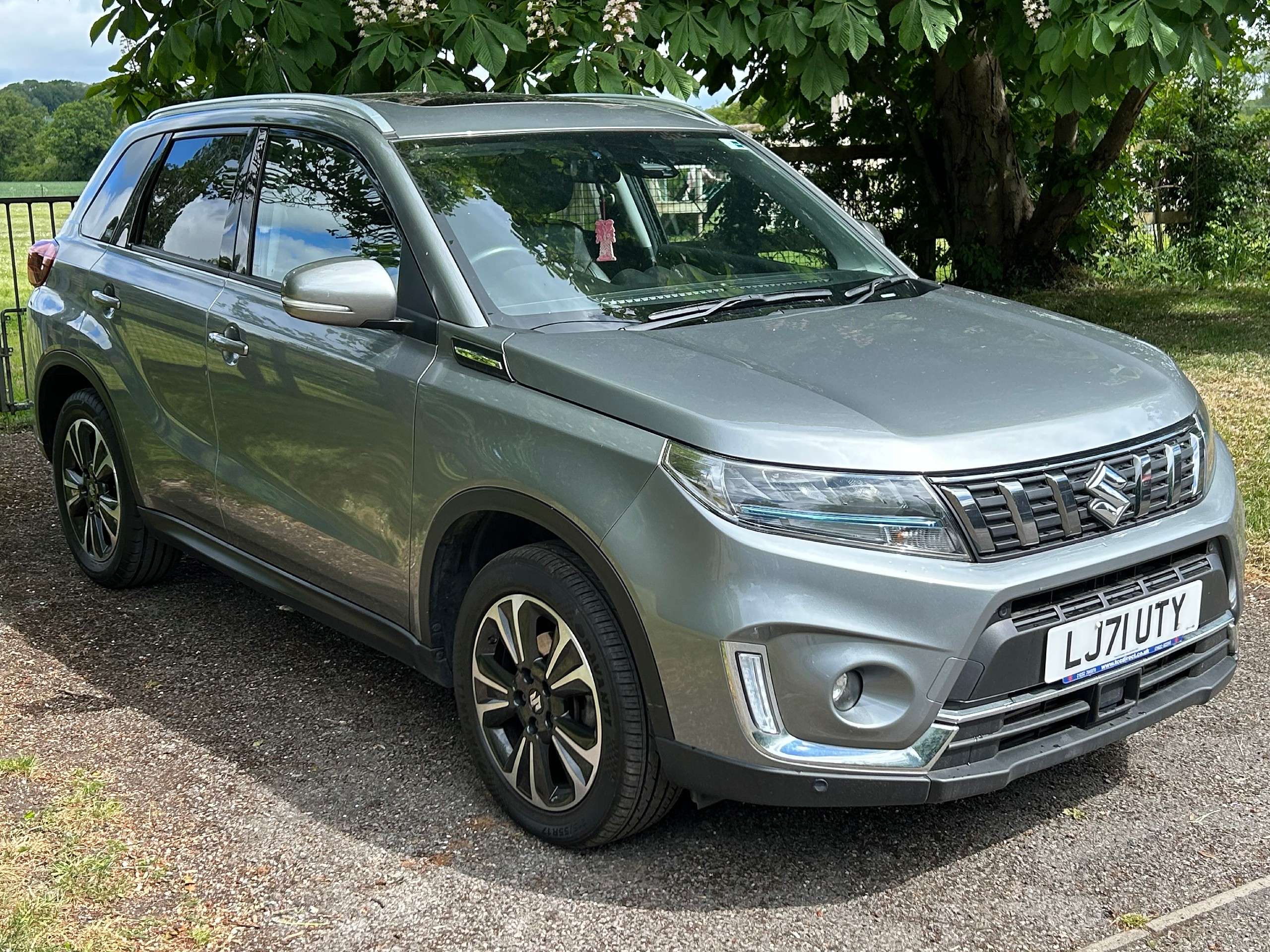 A 2021 SUZUKI VITARA 1.4 Boosterjet MHEV SZ5 SUV 5dr Petrol Hybrid Manual ALLGRIP Euro 6 (s/s) (129 ps) A 2021 SUZUKI VITARA 1.4 Boosterjet MHEV SZ5 SUV 5dr Petrol Hybrid Manual ALLGRIP Euro 6 (s/s) (129 ps)