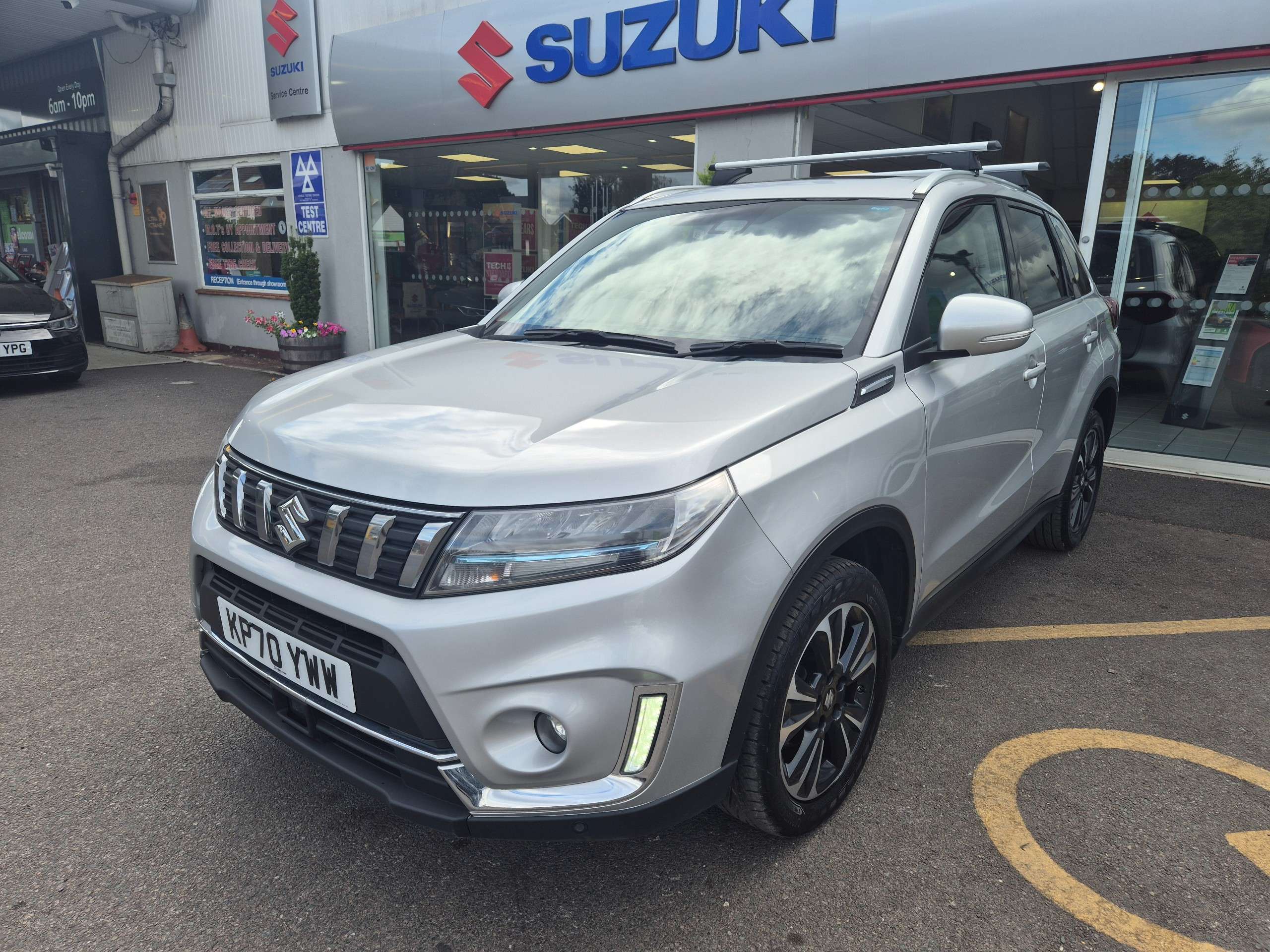 A 2020 SUZUKI VITARA 1.4 Boosterjet MHEV SZ5 SUV 5dr Petrol Hybrid Manual ALLGRIP Euro 6 (s/s) (129 ps) A 2020 SUZUKI VITARA 1.4 Boosterjet MHEV SZ5 SUV 5dr Petrol Hybrid Manual ALLGRIP Euro 6 (s/s) (129 ps)