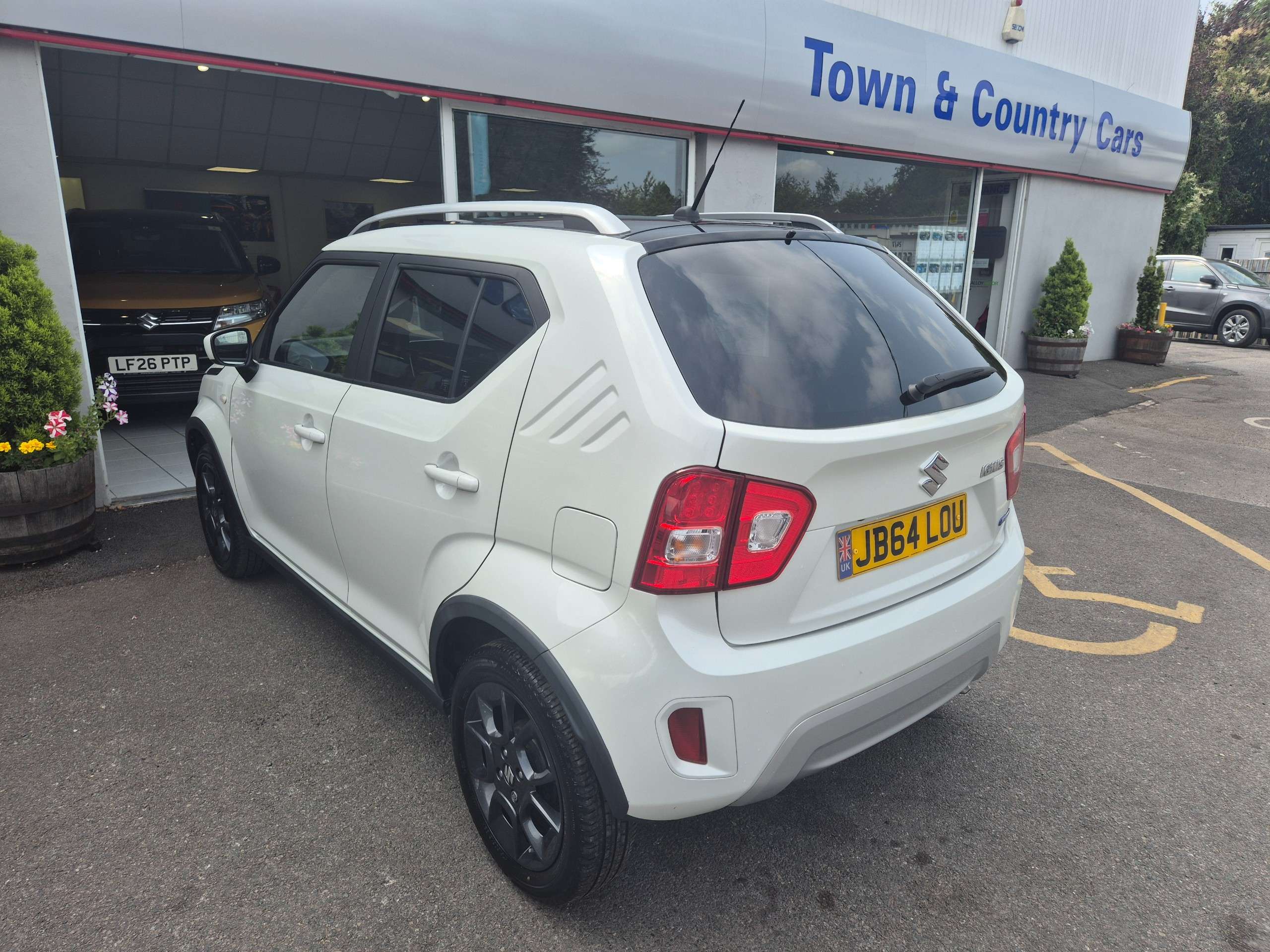 A 2023 SUZUKI IGNIS 1.2 Dualjet MHEV SZ-T Hatchback 5dr Petrol Hybrid CVT Euro 6 (s/s) (83 ps) A 2023 SUZUKI IGNIS 1.2 Dualjet MHEV SZ-T Hatchback 5dr Petrol Hybrid CVT Euro 6 (s/s) (83 ps)