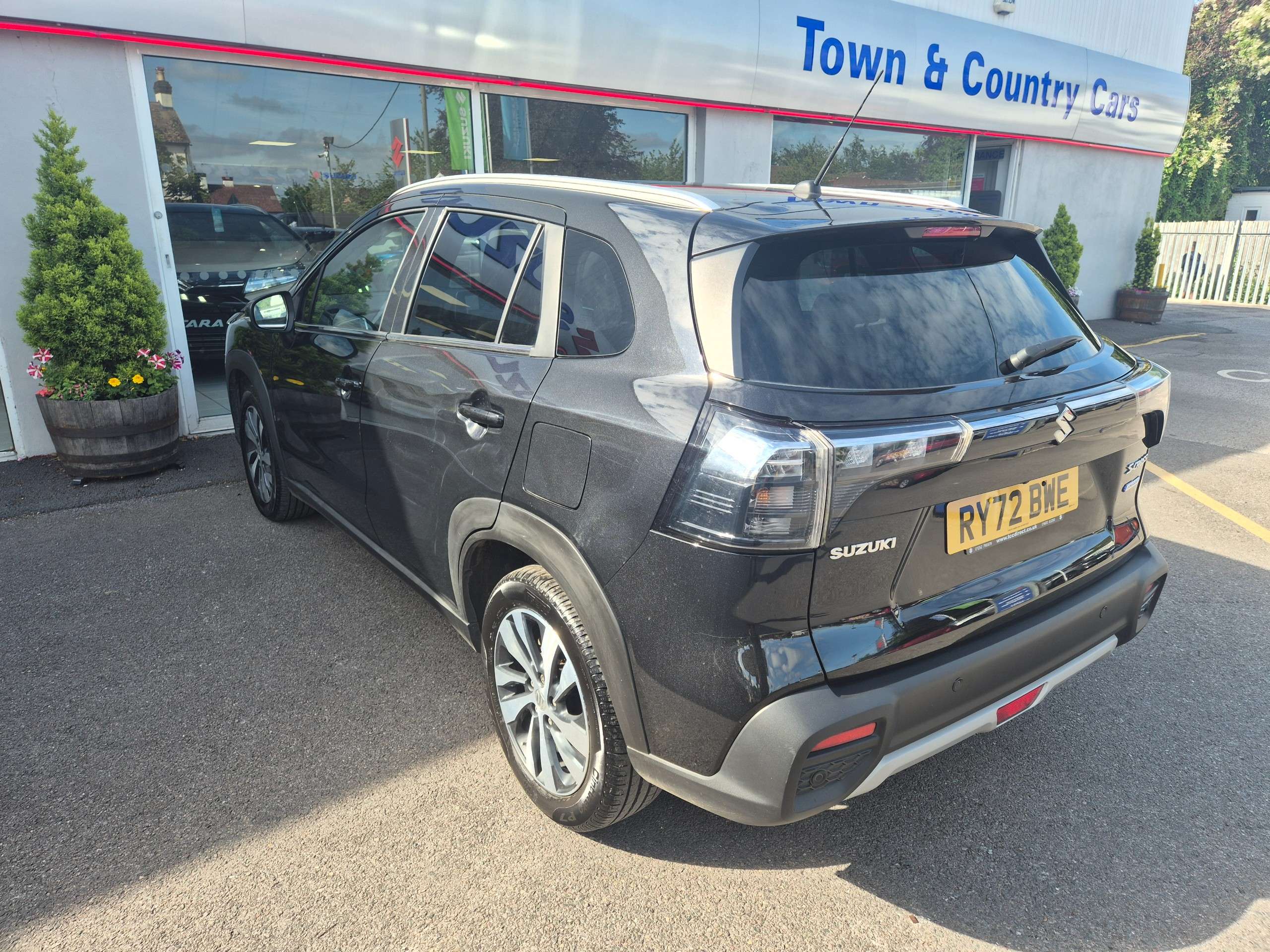 A 2022 SUZUKI SX4 1.4 Boosterjet MHEV Ultra SUV 5dr Petrol Hybrid Manual ALLGRIP Euro 6 (s/s) (129 ps) A 2022 SUZUKI SX4 1.4 Boosterjet MHEV Ultra SUV 5dr Petrol Hybrid Manual ALLGRIP Euro 6 (s/s) (129 ps)