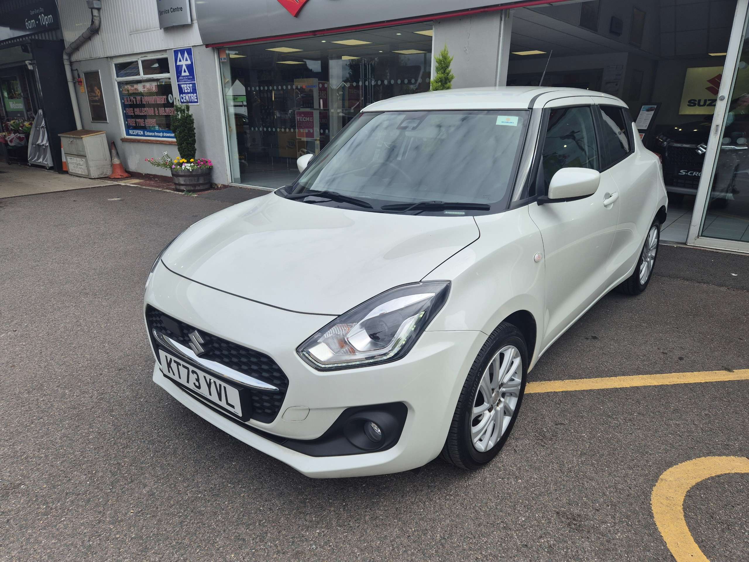 A 2023 SUZUKI SWIFT 1.2 Dualjet MHEV SZ-T Hatchback 5dr Petrol Hybrid CVT Euro 6 (s/s) (83 ps) A 2023 SUZUKI SWIFT 1.2 Dualjet MHEV SZ-T Hatchback 5dr Petrol Hybrid CVT Euro 6 (s/s) (83 ps)