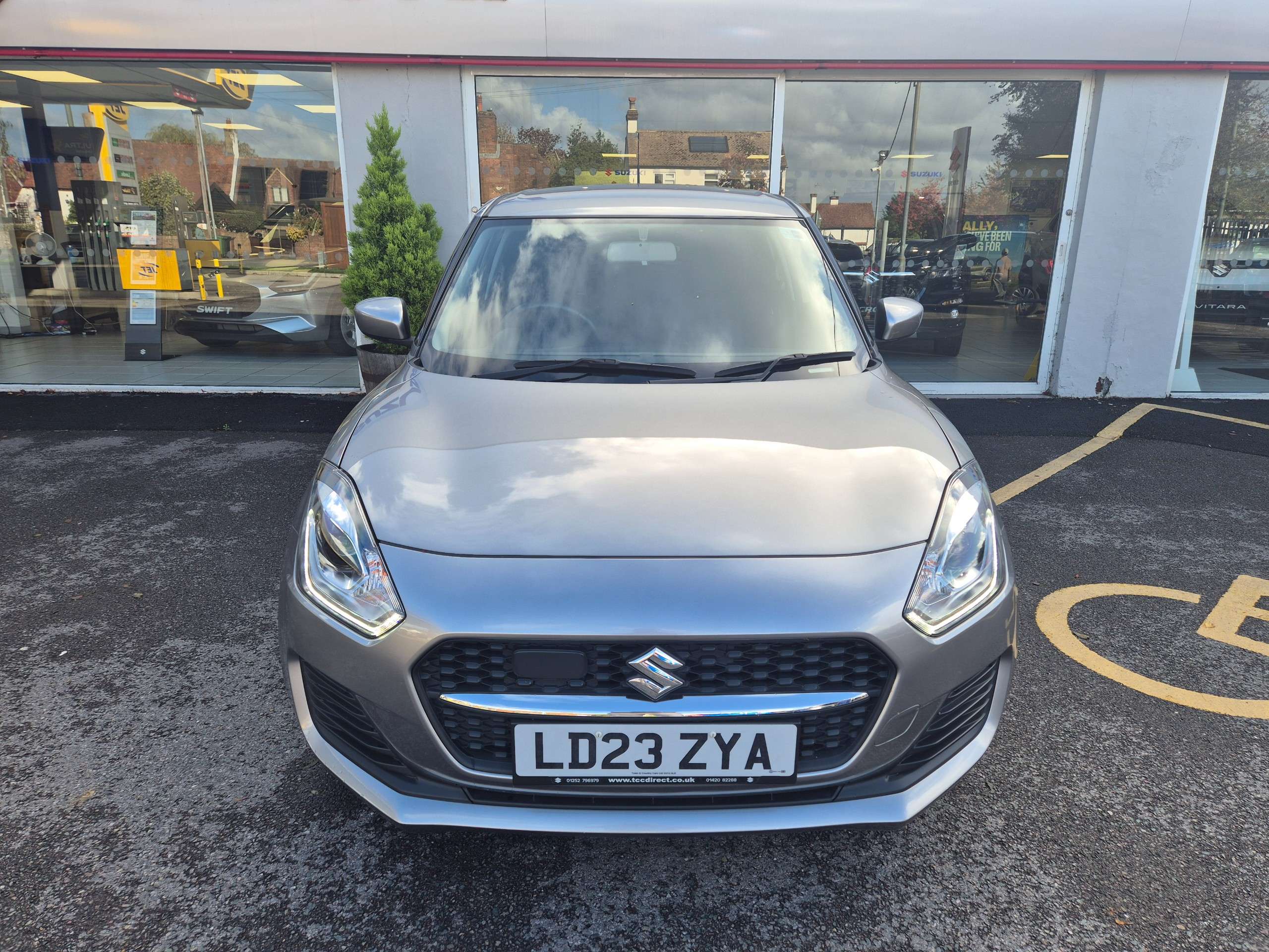 A 2023 SUZUKI SWIFT 1.2 Dualjet MHEV SZ-L Hatchback 5dr Petrol Hybrid Manual Euro 6 (s/s) (83 ps) A 2023 SUZUKI SWIFT 1.2 Dualjet MHEV SZ-L Hatchback 5dr Petrol Hybrid Manual Euro 6 (s/s) (83 ps)