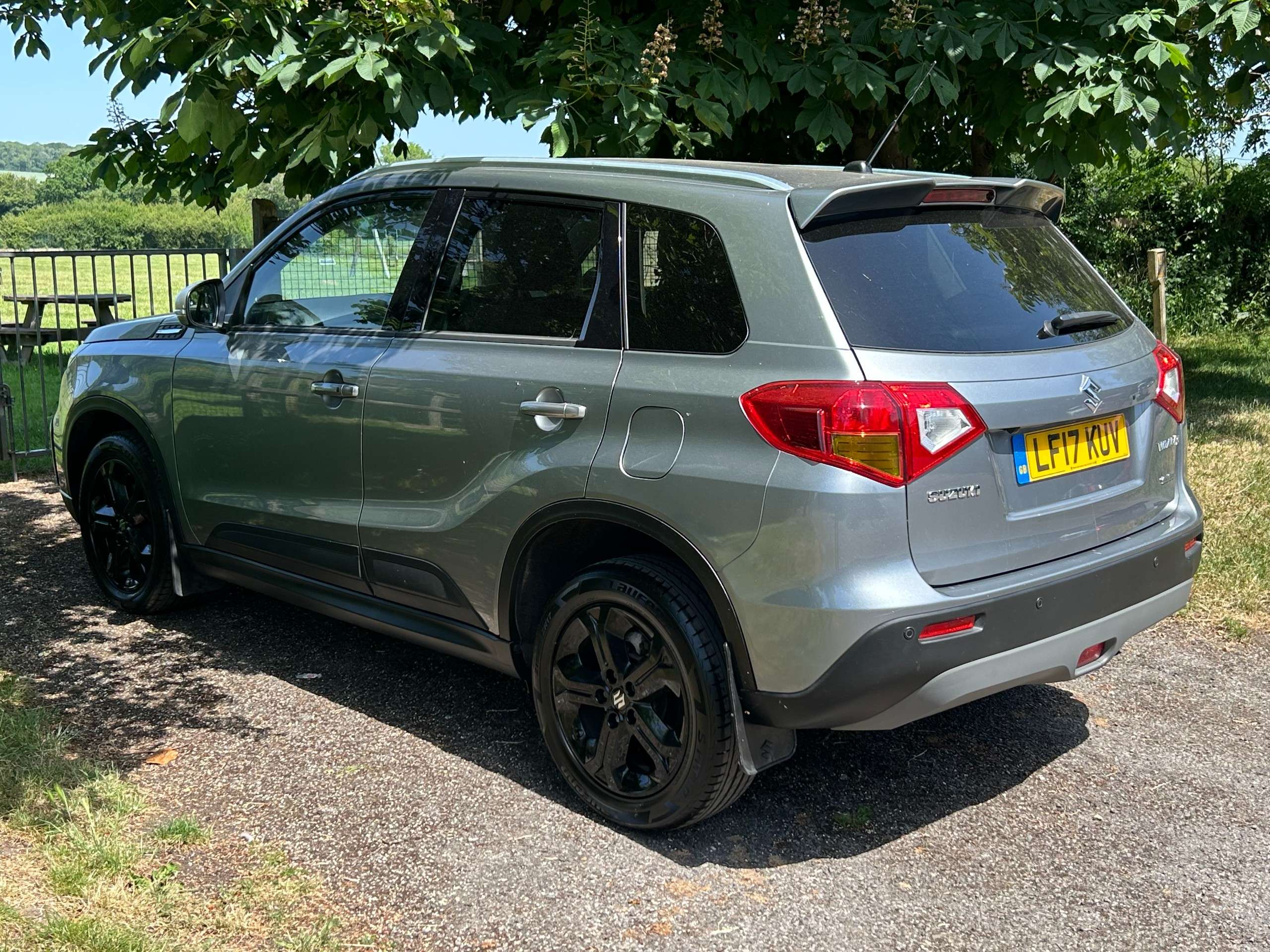 A 2017 SUZUKI VITARA 1.4 Boosterjet S SUV 5dr Petrol Manual ALLGRIP Euro 6 (s/s) (140 ps) A 2017 SUZUKI VITARA 1.4 Boosterjet S SUV 5dr Petrol Manual ALLGRIP Euro 6 (s/s) (140 ps)