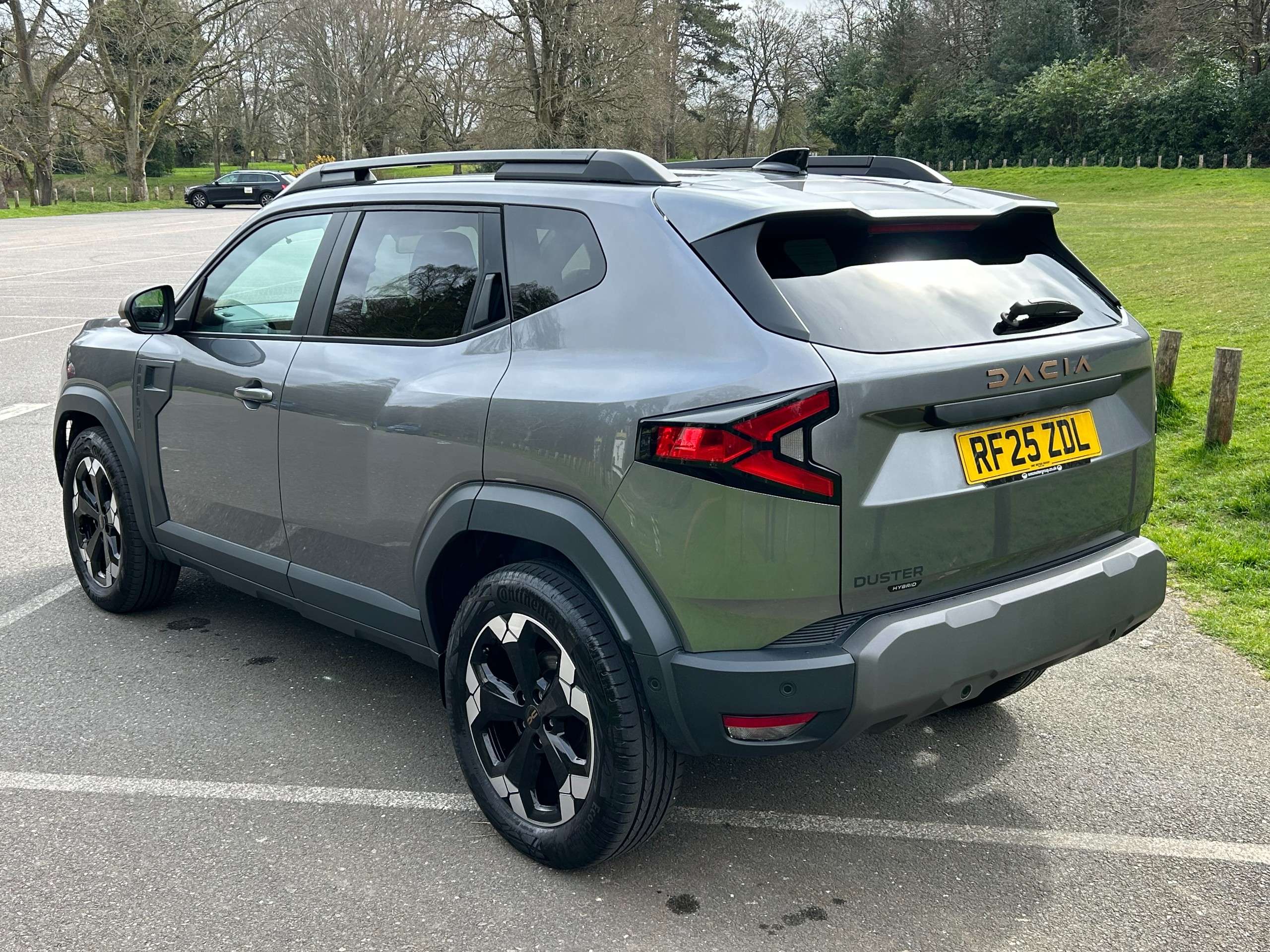 A 2025 DACIA DUSTER 1.6 Hybrid EXTREME SUV 5dr Petrol Hybrid Auto Euro 6 (s/s) (140 ps) A 2025 DACIA DUSTER 1.6 Hybrid EXTREME SUV 5dr Petrol Hybrid Auto Euro 6 (s/s) (140 ps)