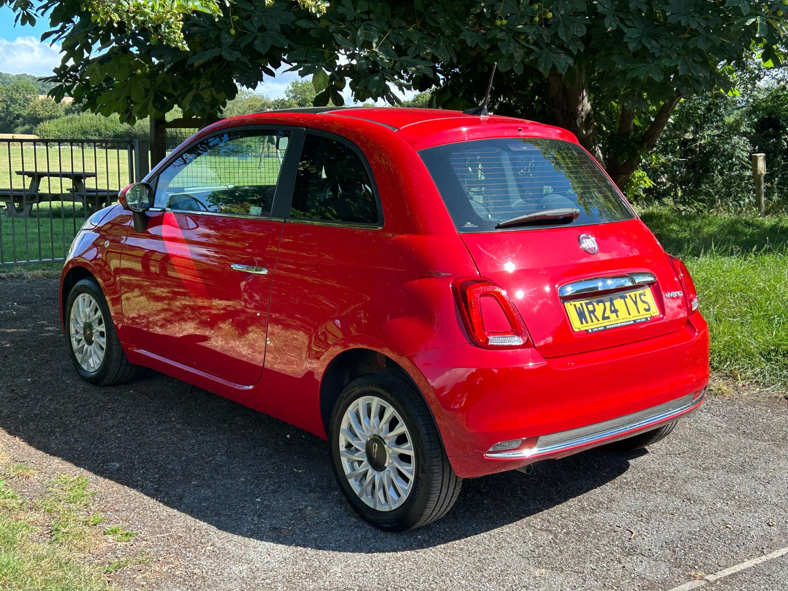 A 2024 FIAT 500 1.0 MHEV Hatchback 3dr Petrol Manual Euro 6 (s/s) (70 bhp) A 2024 FIAT 500 1.0 MHEV Hatchback 3dr Petrol Manual Euro 6 (s/s) (70 bhp)