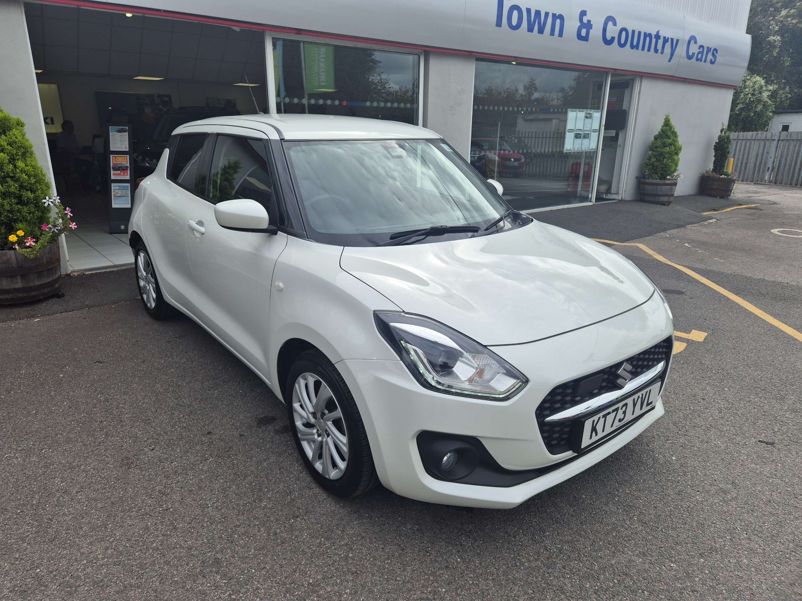 A 2023 SUZUKI SWIFT 1.2 Dualjet MHEV SZ-T Hatchback 5dr Petrol Hybrid CVT Euro 6 (s/s) (83 ps) A 2023 SUZUKI SWIFT 1.2 Dualjet MHEV SZ-T Hatchback 5dr Petrol Hybrid CVT Euro 6 (s/s) (83 ps)
