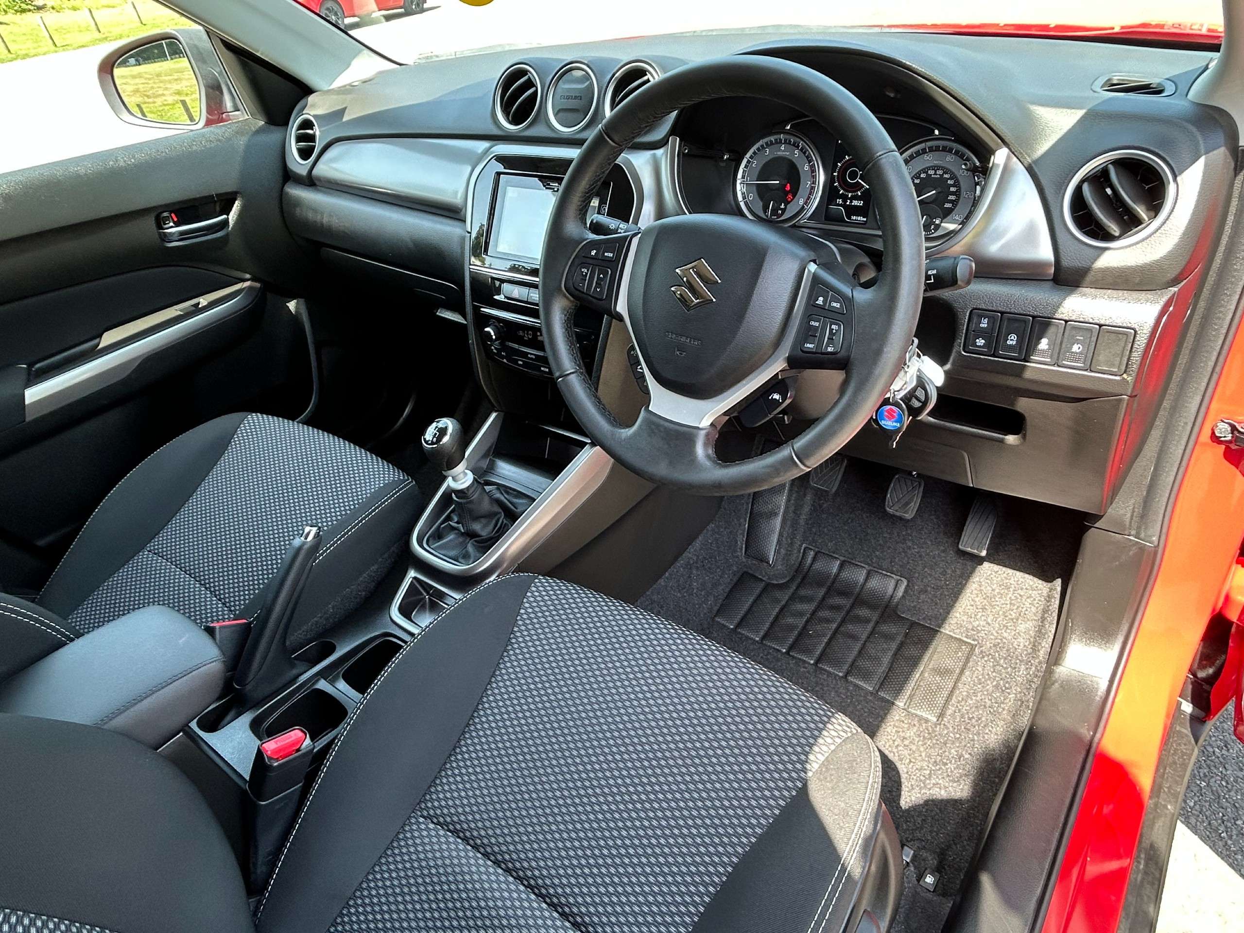 A 2023 SUZUKI VITARA 1.4 Boosterjet MHEV SZ-T SUV 5dr Petrol Hybrid Manual Euro 6 (s/s) (129 ps) A 2023 SUZUKI VITARA 1.4 Boosterjet MHEV SZ-T SUV 5dr Petrol Hybrid Manual Euro 6 (s/s) (129 ps)