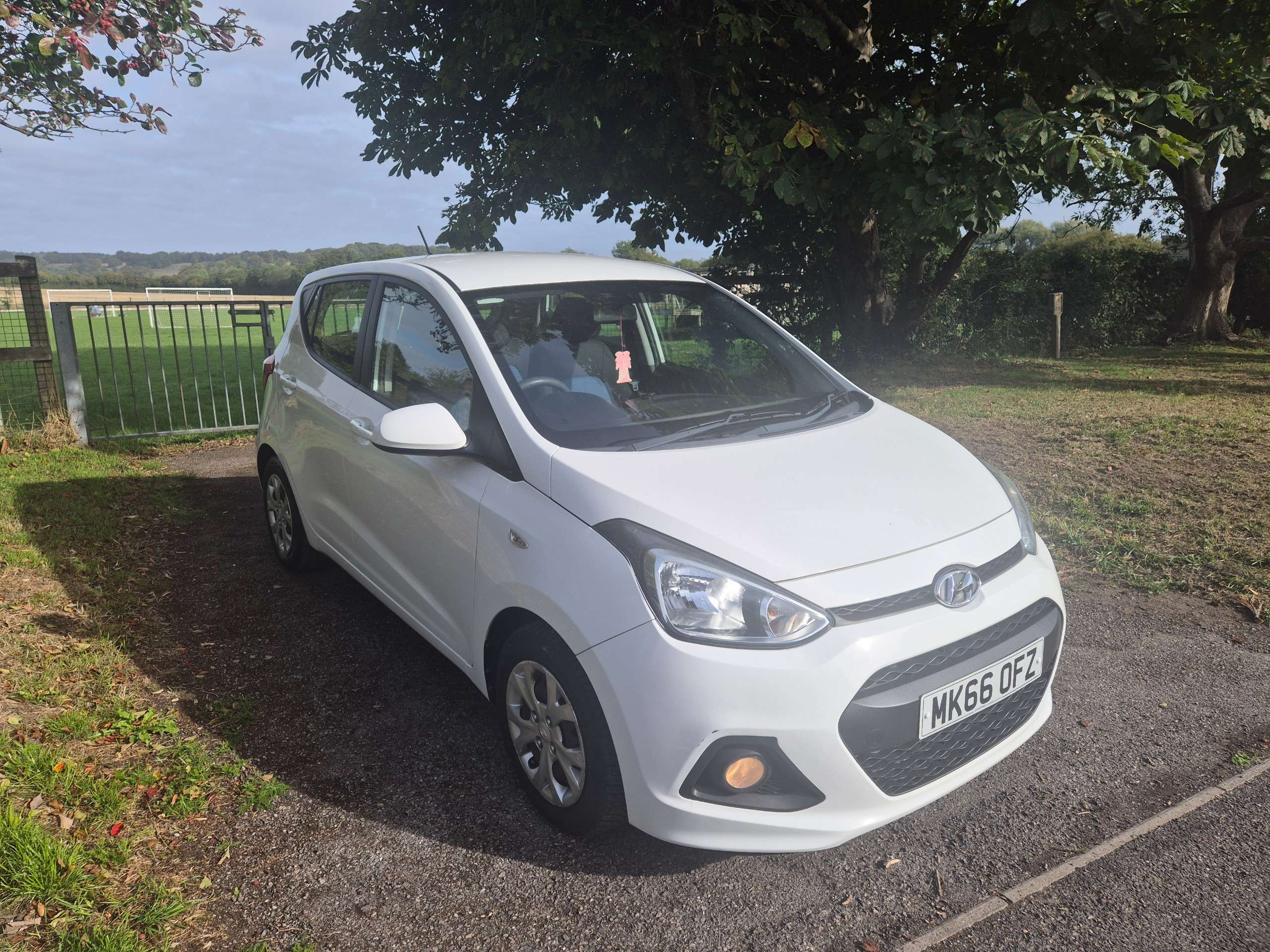A 2016 HYUNDAI I10 1.2 SE Hatchback 5dr Petrol Auto Euro 6 (87 ps) A 2016 HYUNDAI I10 1.2 SE Hatchback 5dr Petrol Auto Euro 6 (87 ps)