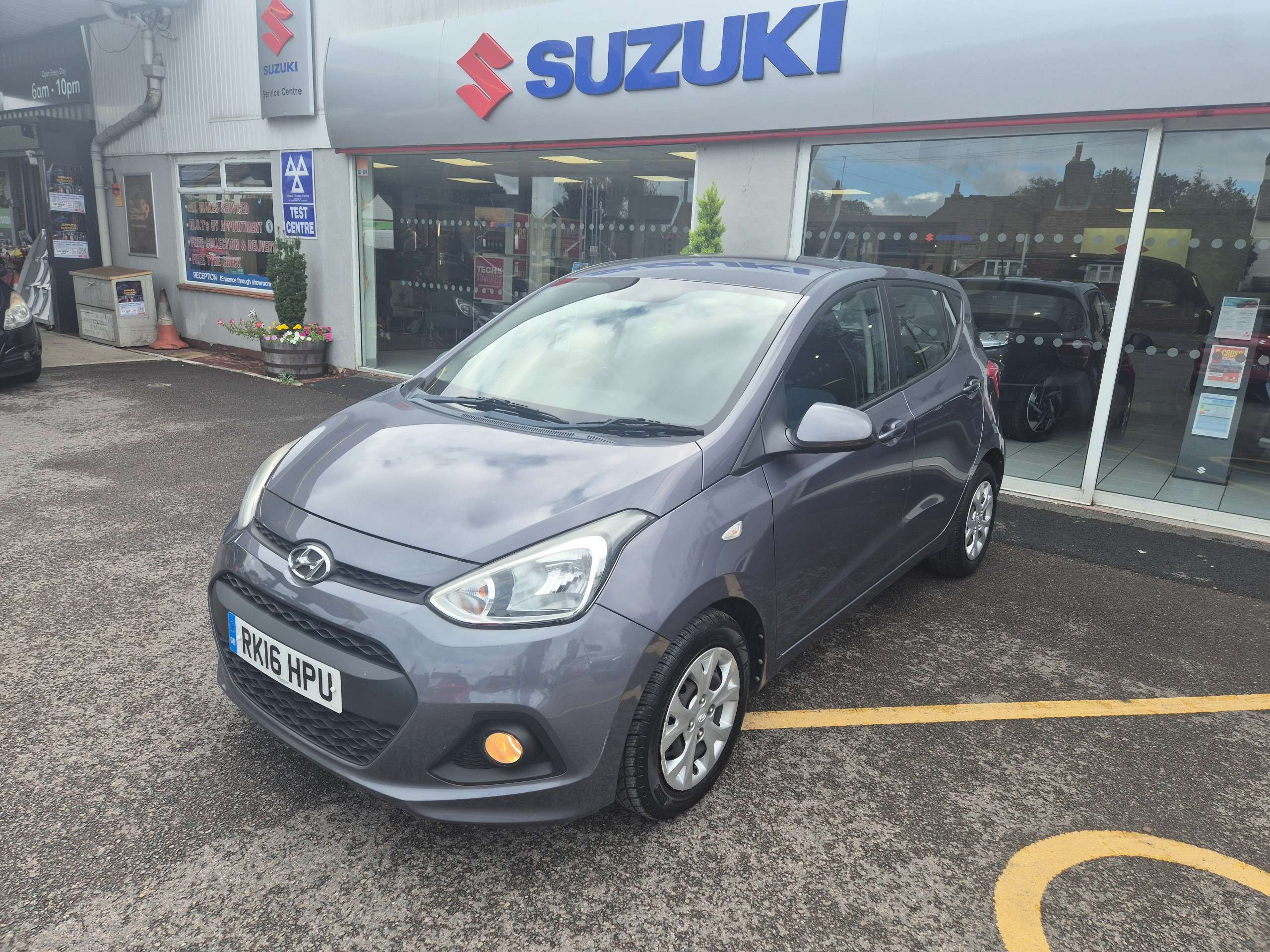 A 2016 HYUNDAI I10 1.2 SE Hatchback 5dr Petrol Manual Euro 5 (87 ps) A 2016 HYUNDAI I10 1.2 SE Hatchback 5dr Petrol Manual Euro 5 (87 ps)