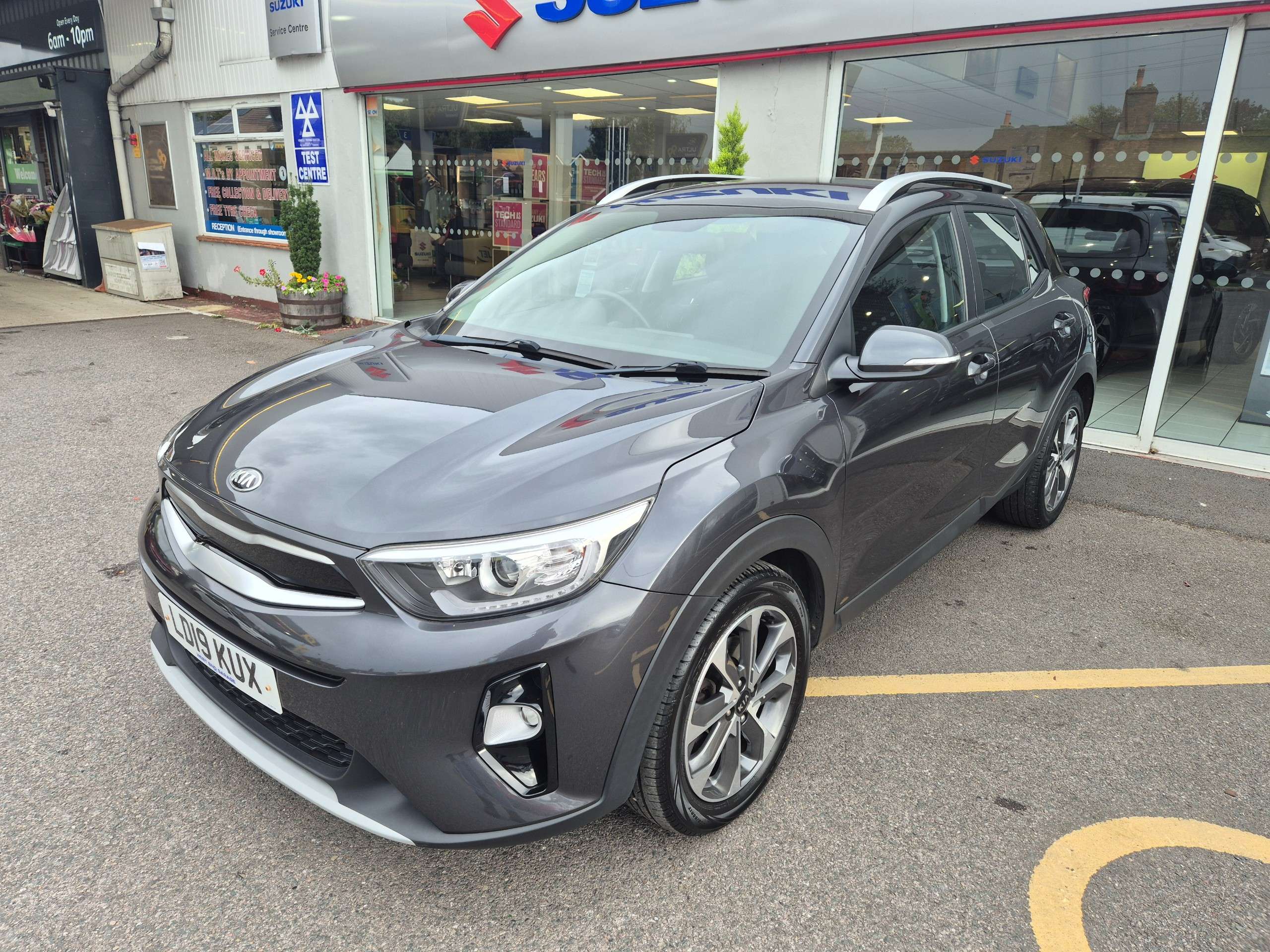A 2019 KIA STONIC 1.0 T-GDi 2 GPF SUV 5dr Petrol Manual Euro 6 (s/s) (118 bhp) A 2019 KIA STONIC 1.0 T-GDi 2 GPF SUV 5dr Petrol Manual Euro 6 (s/s) (118 bhp)
