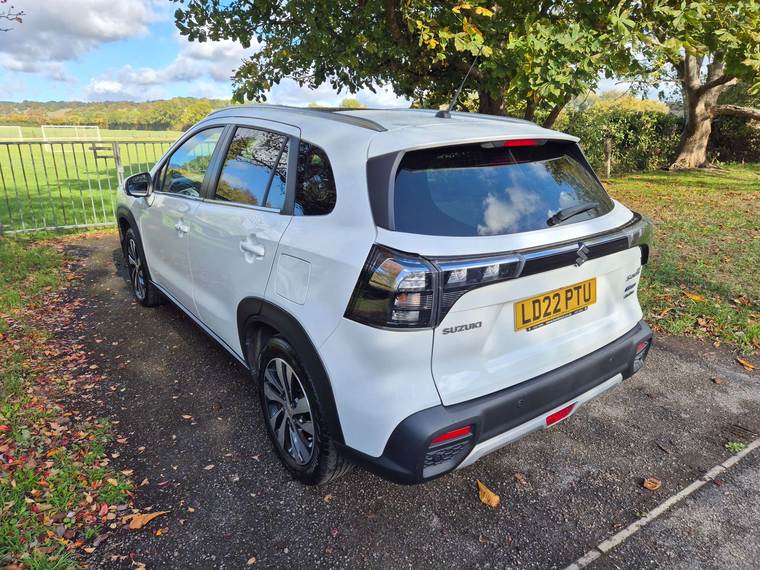 A 2022 SUZUKI SX4 1.4 Boosterjet MHEV Ultra SUV 5dr Petrol Hybrid Auto ALLGRIP Euro 6 (s/s) (129 ps) A 2022 SUZUKI SX4 1.4 Boosterjet MHEV Ultra SUV 5dr Petrol Hybrid Auto ALLGRIP Euro 6 (s/s) (129 ps)