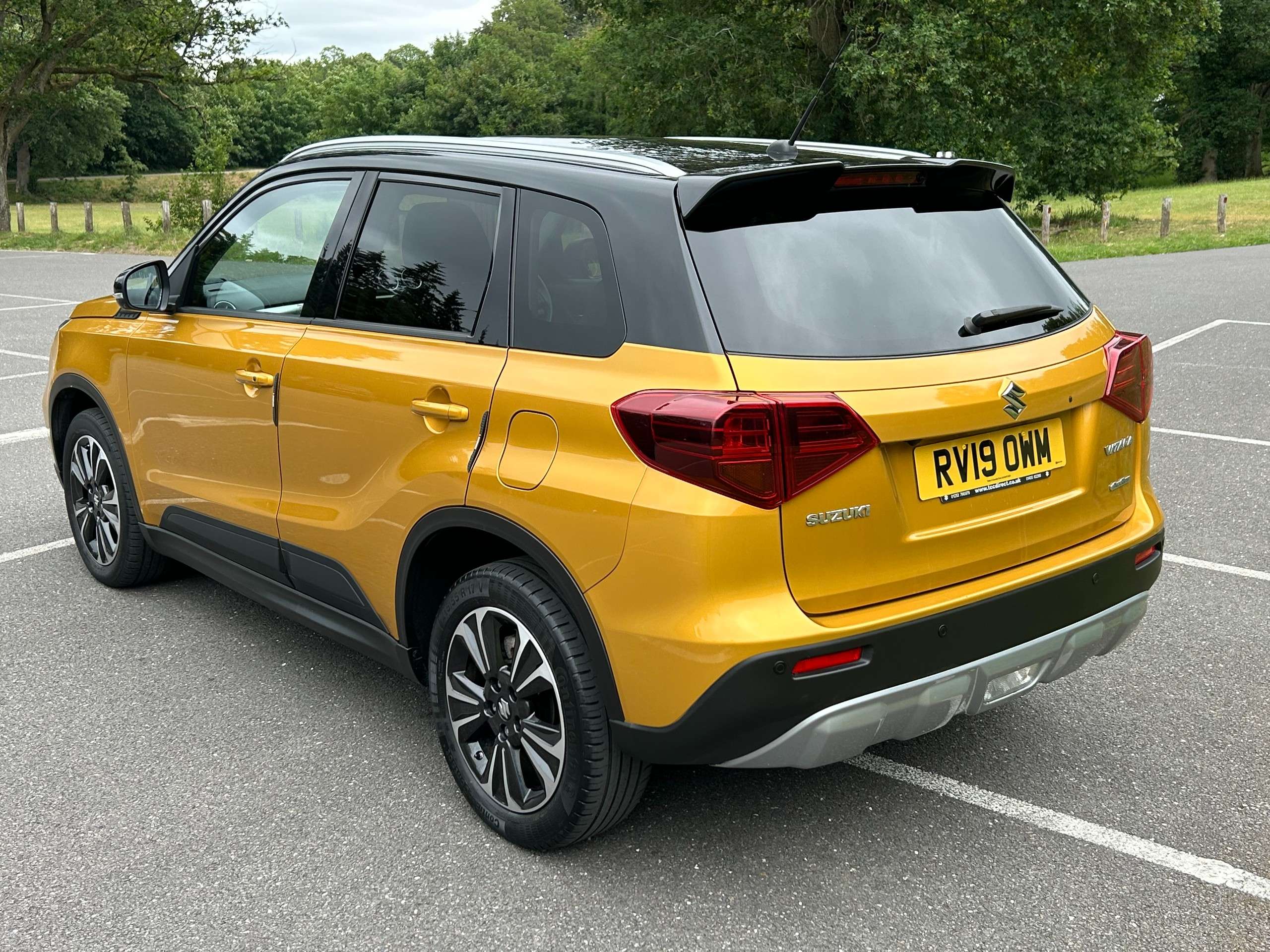 A 2019 SUZUKI VITARA 1.4 Boosterjet SZ5 SUV 5dr Petrol Auto ALLGRIP Euro 6 (s/s) (140 ps) A 2019 SUZUKI VITARA 1.4 Boosterjet SZ5 SUV 5dr Petrol Auto ALLGRIP Euro 6 (s/s) (140 ps)