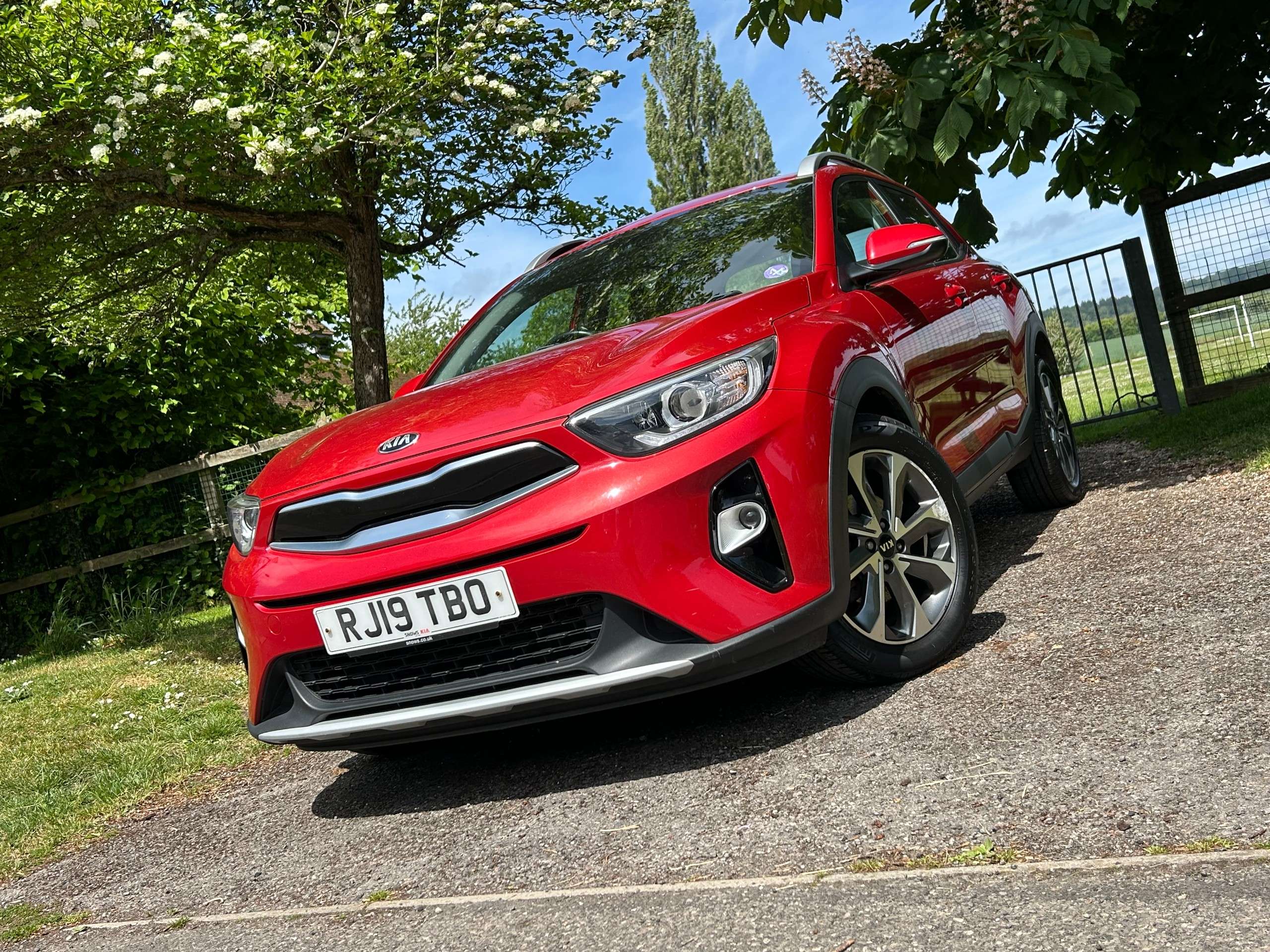 A 2019 KIA STONIC 1.4 2 SUV 5dr Petrol Manual Euro 6 (s/s) (98 bhp) A 2019 KIA STONIC 1.4 2 SUV 5dr Petrol Manual Euro 6 (s/s) (98 bhp)