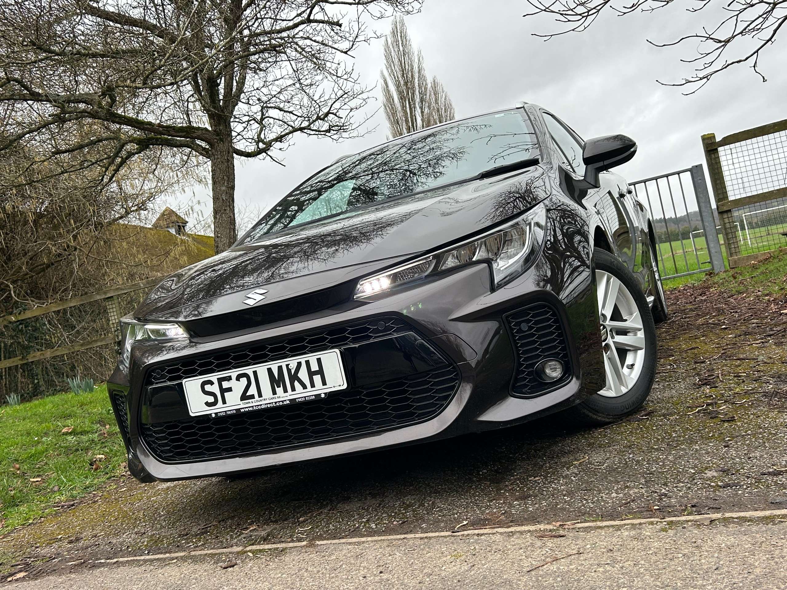 A 2021 SUZUKI SWACE 1.8h SZ-T Estate 5dr Petrol Hybrid CVT Euro 6 (s/s) (122 ps) A 2021 SUZUKI SWACE 1.8h SZ-T Estate 5dr Petrol Hybrid CVT Euro 6 (s/s) (122 ps)