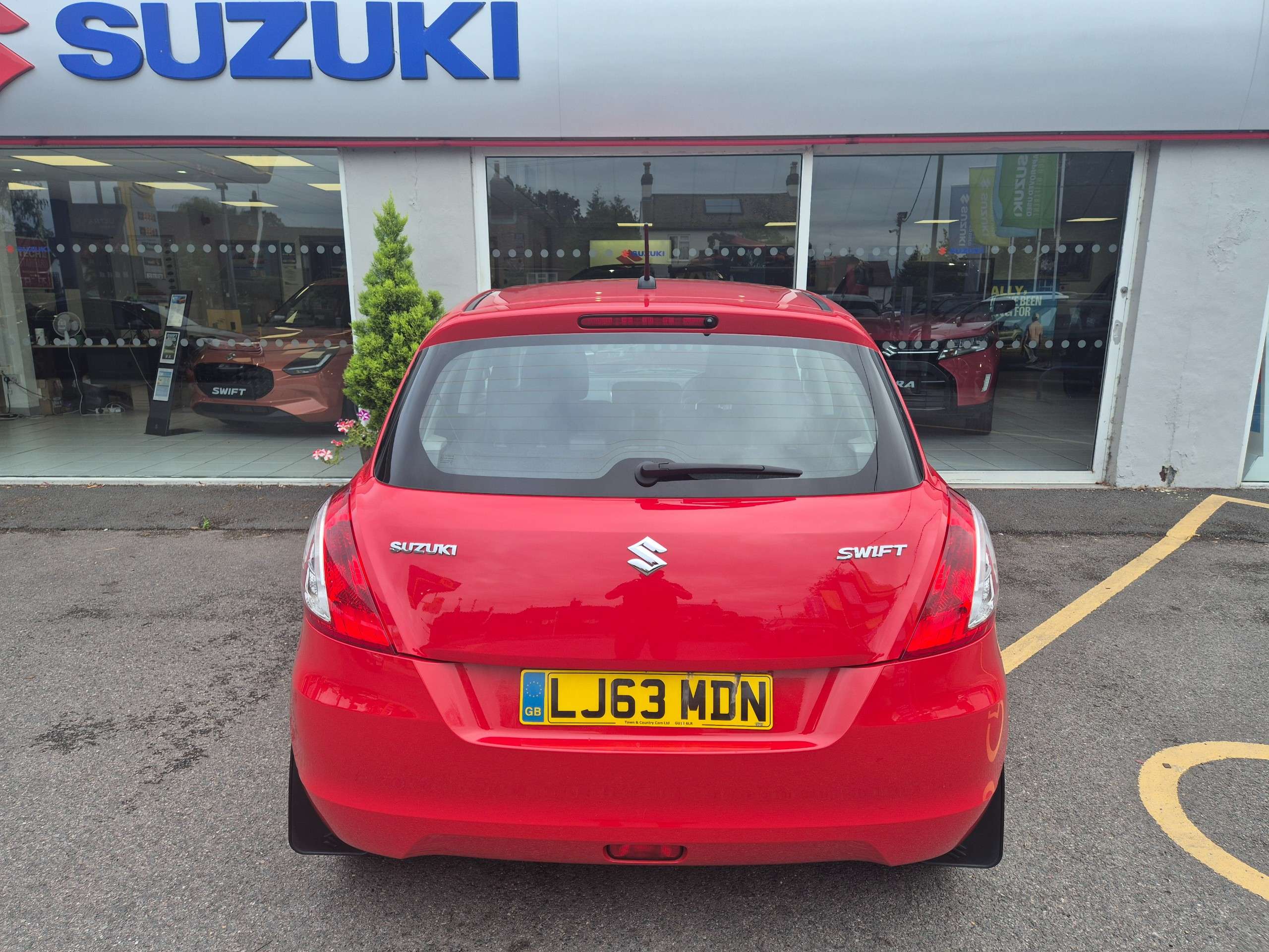 2013 SUZUKI SWIFT 2013 SUZUKI SWIFT