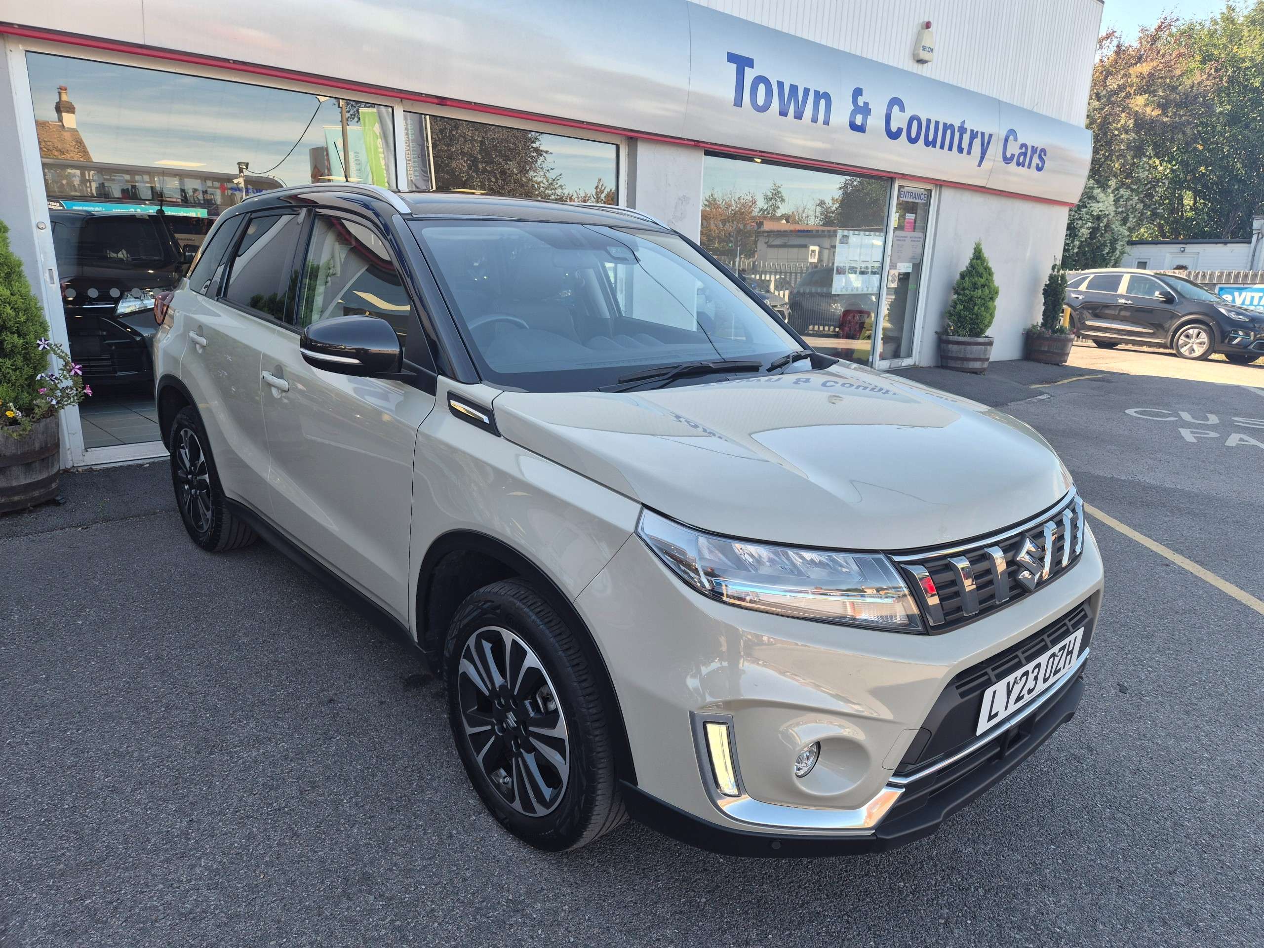 A 2023 SUZUKI VITARA 1.5 SZ5 SUV 5dr Petrol Hybrid AGS Auto Euro 6 (s/s) (115 ps) A 2023 SUZUKI VITARA 1.5 SZ5 SUV 5dr Petrol Hybrid AGS Auto Euro 6 (s/s) (115 ps)