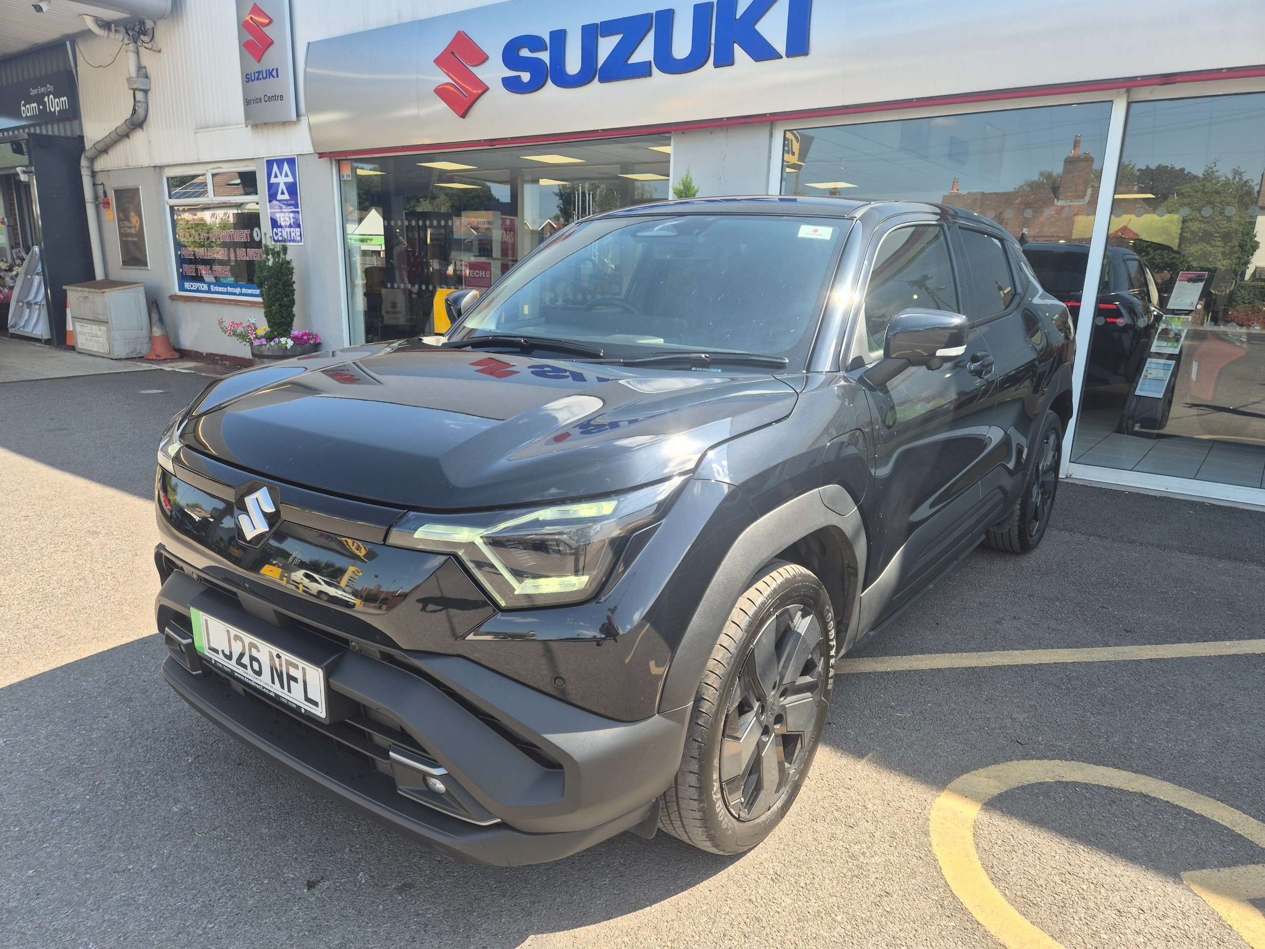 A 2026 SUZUKI E VITARA 61kWh Ultra SUV 5dr Electric Auto (174 ps) A 2026 SUZUKI E VITARA 61kWh Ultra SUV 5dr Electric Auto (174 ps)