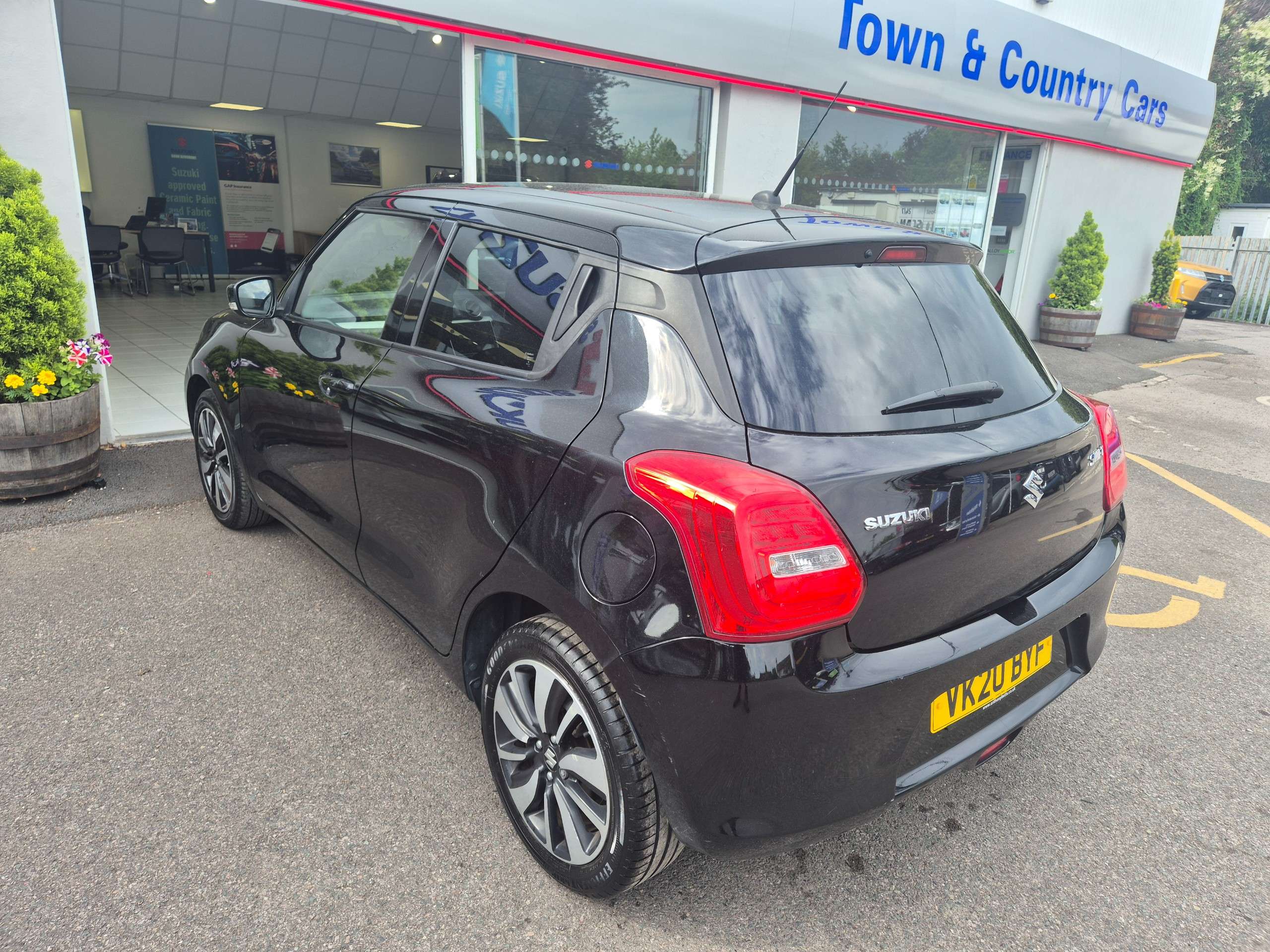 A 2020 SUZUKI SWIFT 1.0 Boosterjet GPF SZ5 Hatchback 5dr Petrol Auto Euro 6 (111 ps) A 2020 SUZUKI SWIFT 1.0 Boosterjet GPF SZ5 Hatchback 5dr Petrol Auto Euro 6 (111 ps)