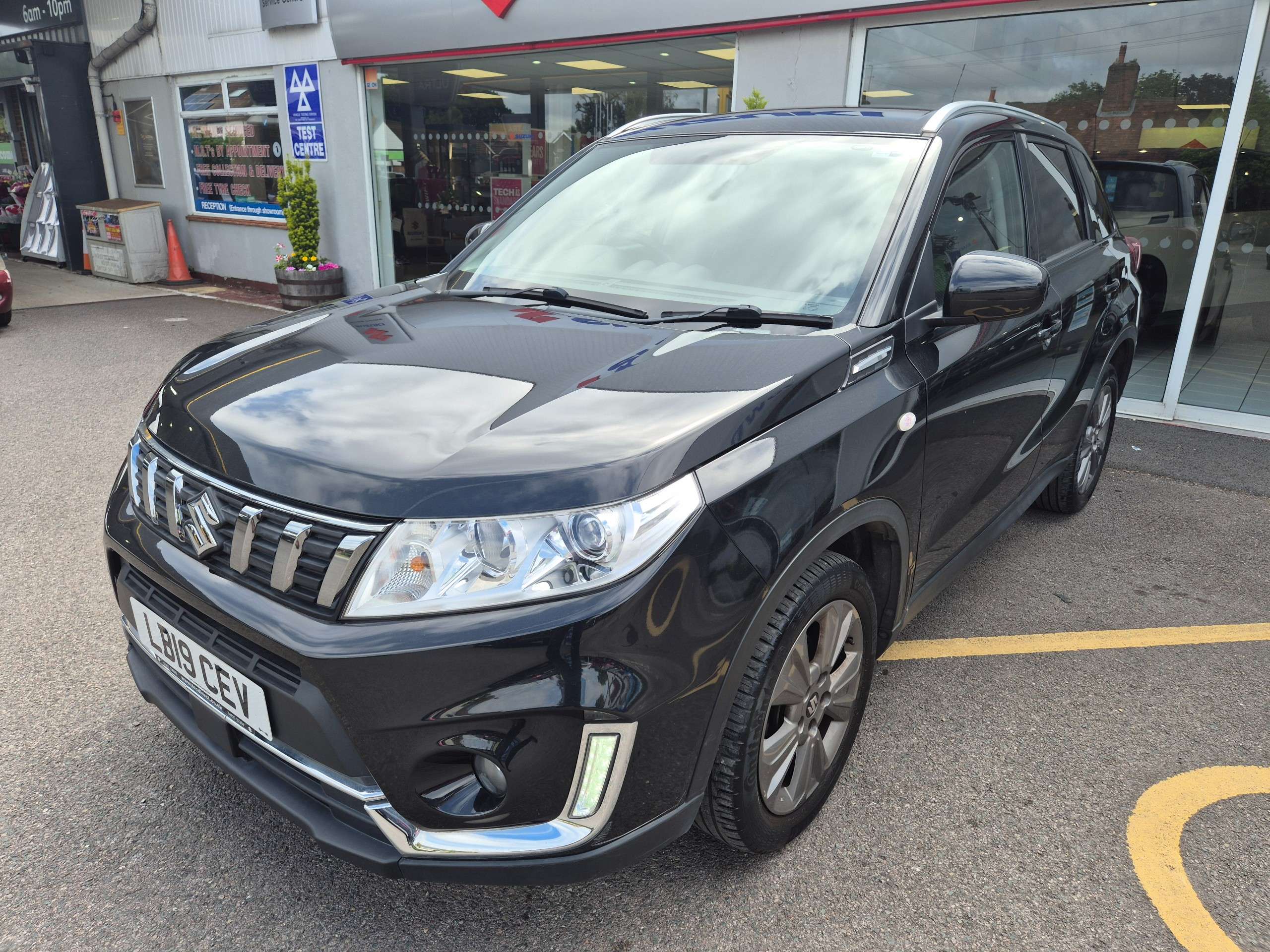 A 2019 SUZUKI VITARA 1.0 Boosterjet SZ-T SUV 5dr Petrol Auto Euro 6 (s/s) (111 ps) A 2019 SUZUKI VITARA 1.0 Boosterjet SZ-T SUV 5dr Petrol Auto Euro 6 (s/s) (111 ps)