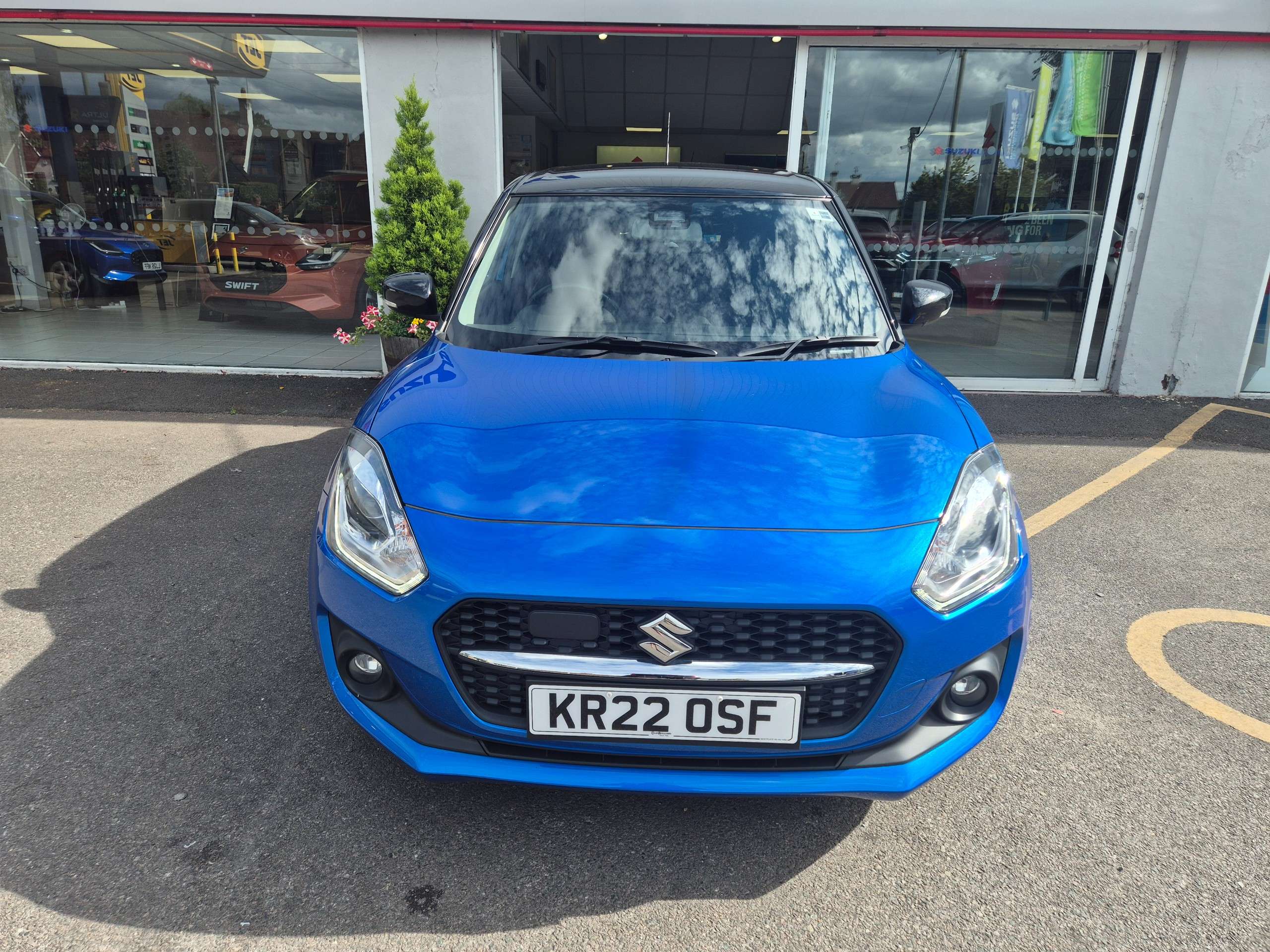 A 2022 SUZUKI SWIFT 1.2 Dualjet MHEV SZ5 Hatchback 5dr Petrol Hybrid Manual Euro 6 (s/s) (83 ps) A 2022 SUZUKI SWIFT 1.2 Dualjet MHEV SZ5 Hatchback 5dr Petrol Hybrid Manual Euro 6 (s/s) (83 ps)