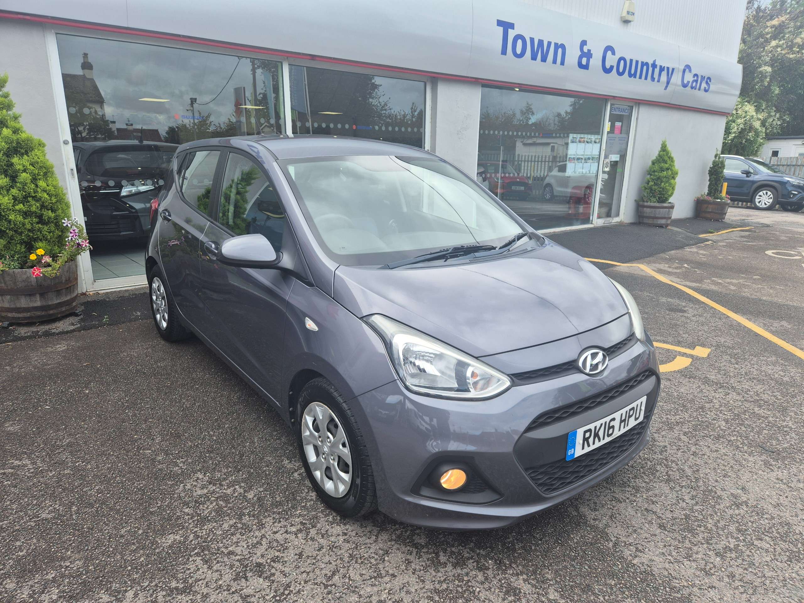 A 2016 HYUNDAI I10 1.2 SE Hatchback 5dr Petrol Manual Euro 5 (87 ps) A 2016 HYUNDAI I10 1.2 SE Hatchback 5dr Petrol Manual Euro 5 (87 ps)