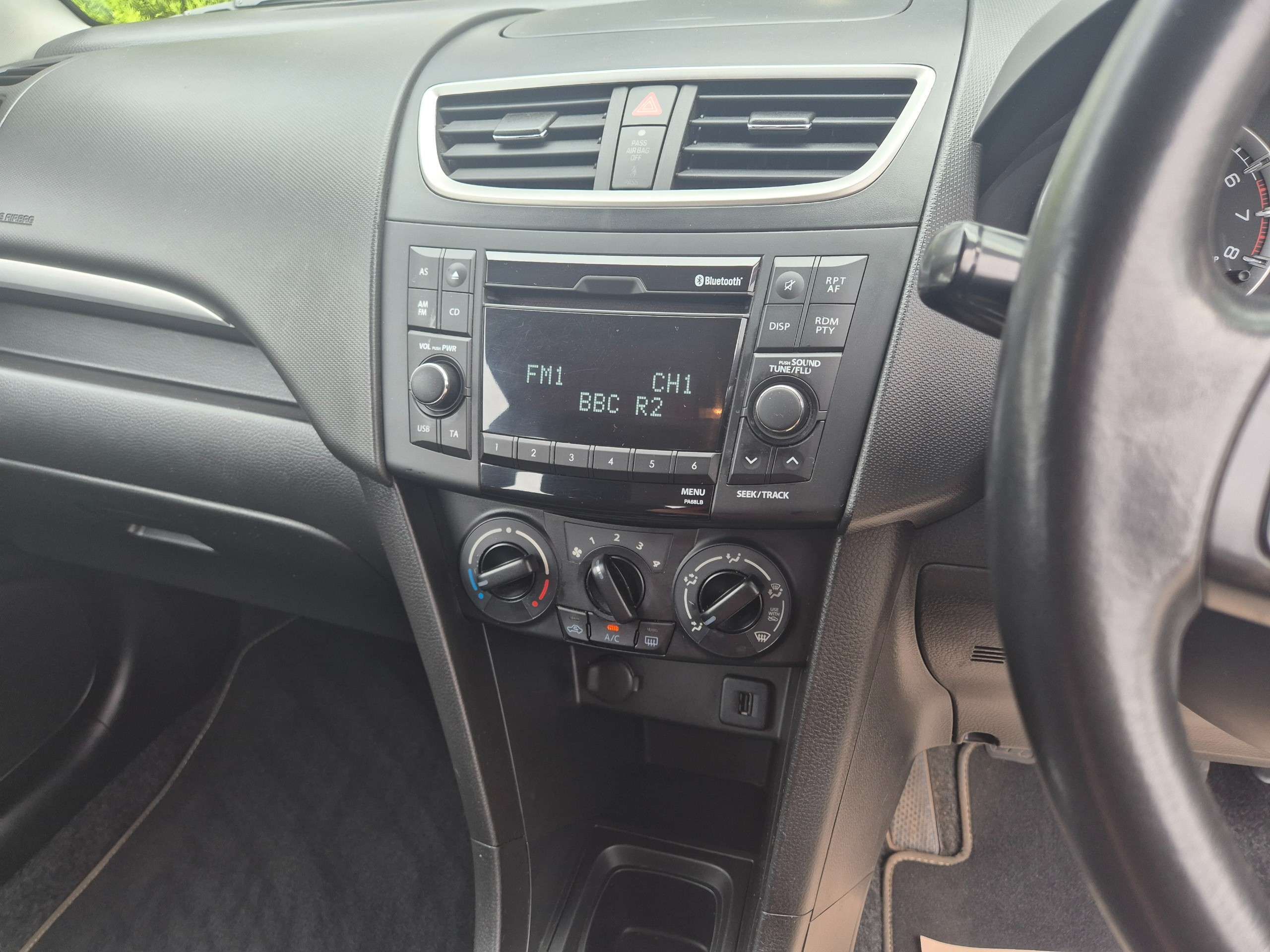 2013 SUZUKI SWIFT 2013 SUZUKI SWIFT
