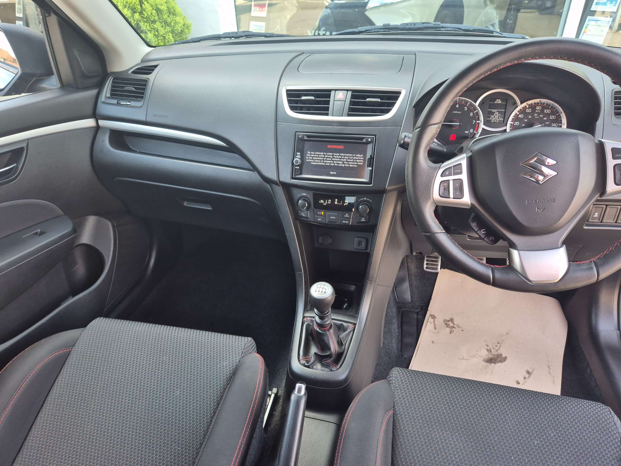 2015 SUZUKI SWIFT 2015 SUZUKI SWIFT