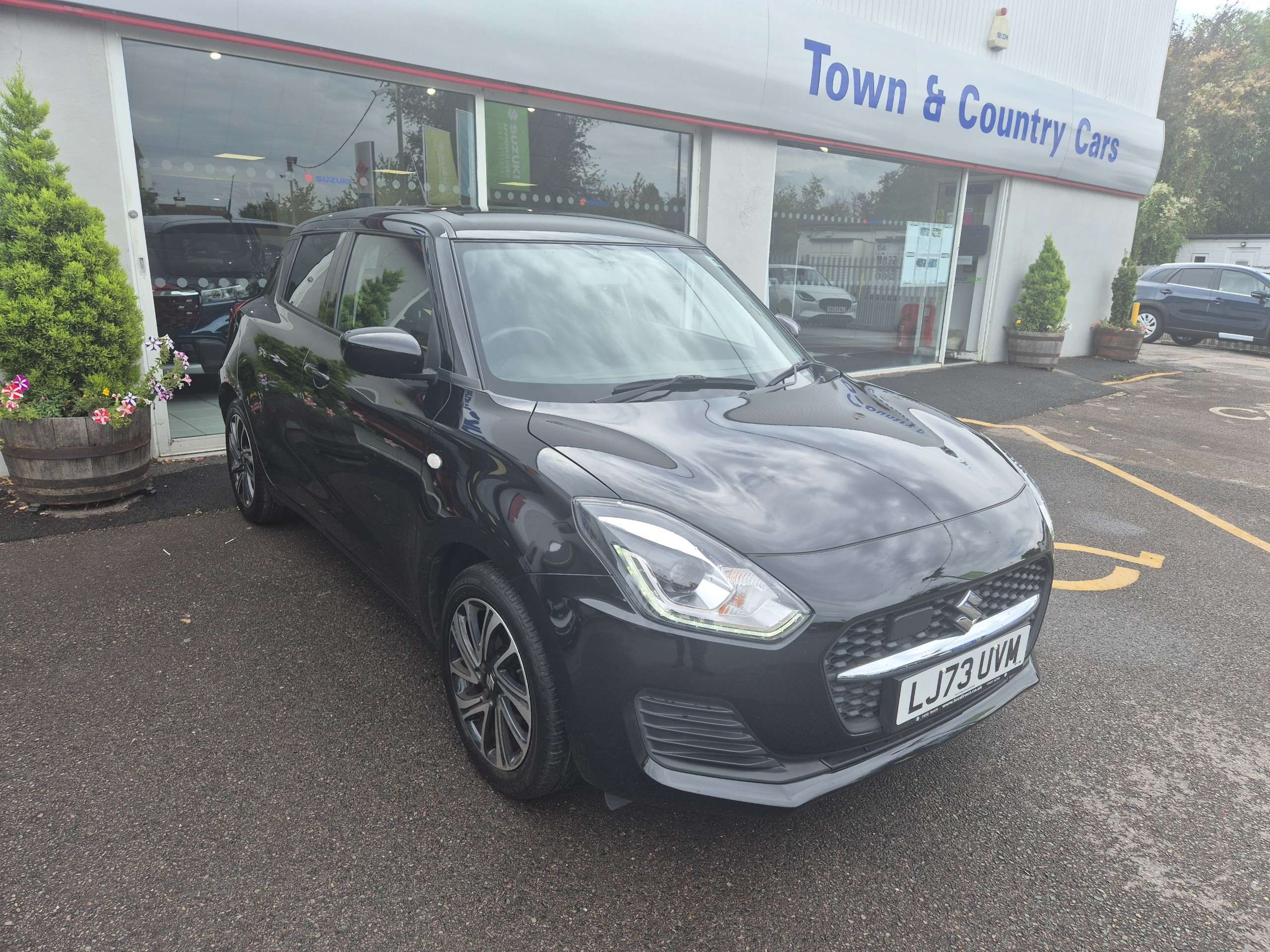 A 2023 SUZUKI SWIFT 1.2 Dualjet MHEV SZ-L Hatchback 5dr Petrol Hybrid Manual Euro 6 (s/s) (83 ps) A 2023 SUZUKI SWIFT 1.2 Dualjet MHEV SZ-L Hatchback 5dr Petrol Hybrid Manual Euro 6 (s/s) (83 ps)