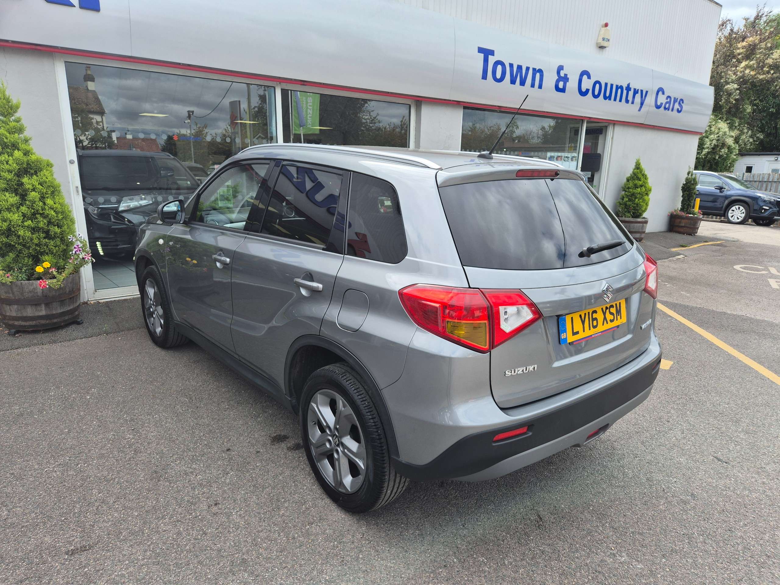 A 2016 SUZUKI VITARA 1.6 SZ-T SUV 5dr Petrol Manual Euro 6 (s/s) (120 ps) A 2016 SUZUKI VITARA 1.6 SZ-T SUV 5dr Petrol Manual Euro 6 (s/s) (120 ps)