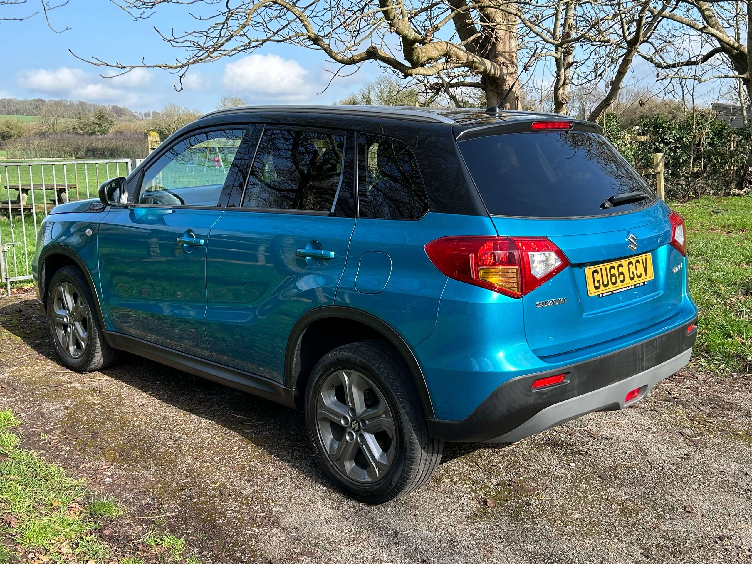 A 2016 SUZUKI VITARA 1.6 SZ-T SUV 5dr Petrol Manual Euro 6 (s/s) (120 ps) A 2016 SUZUKI VITARA 1.6 SZ-T SUV 5dr Petrol Manual Euro 6 (s/s) (120 ps)