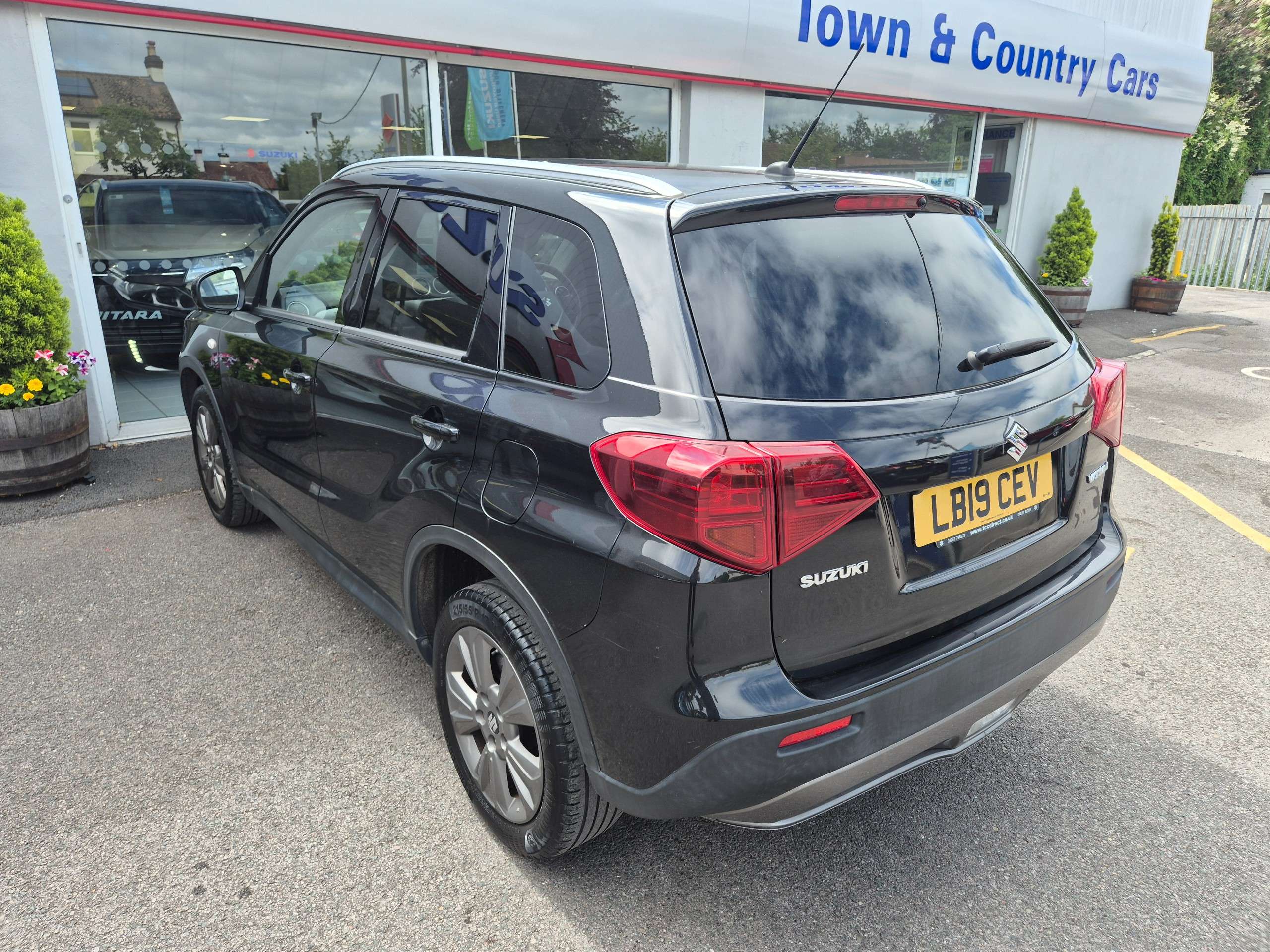 A 2019 SUZUKI VITARA 1.0 Boosterjet SZ-T SUV 5dr Petrol Auto Euro 6 (s/s) (111 ps) A 2019 SUZUKI VITARA 1.0 Boosterjet SZ-T SUV 5dr Petrol Auto Euro 6 (s/s) (111 ps)