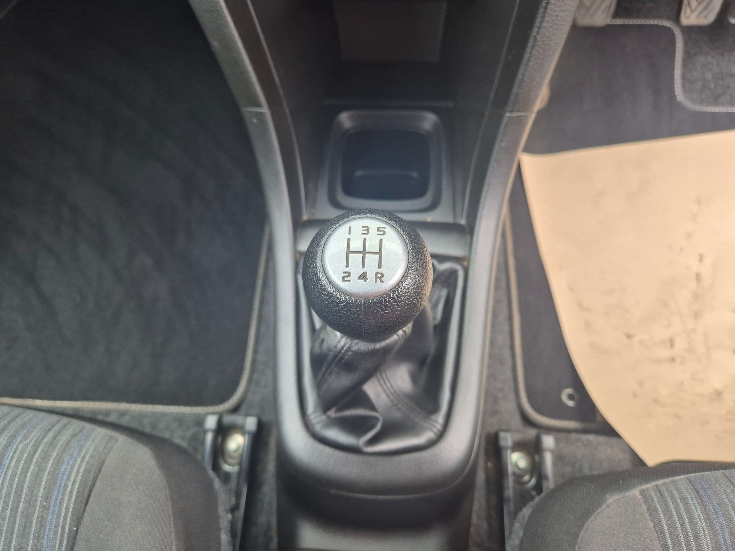 2013 SUZUKI SWIFT 2013 SUZUKI SWIFT