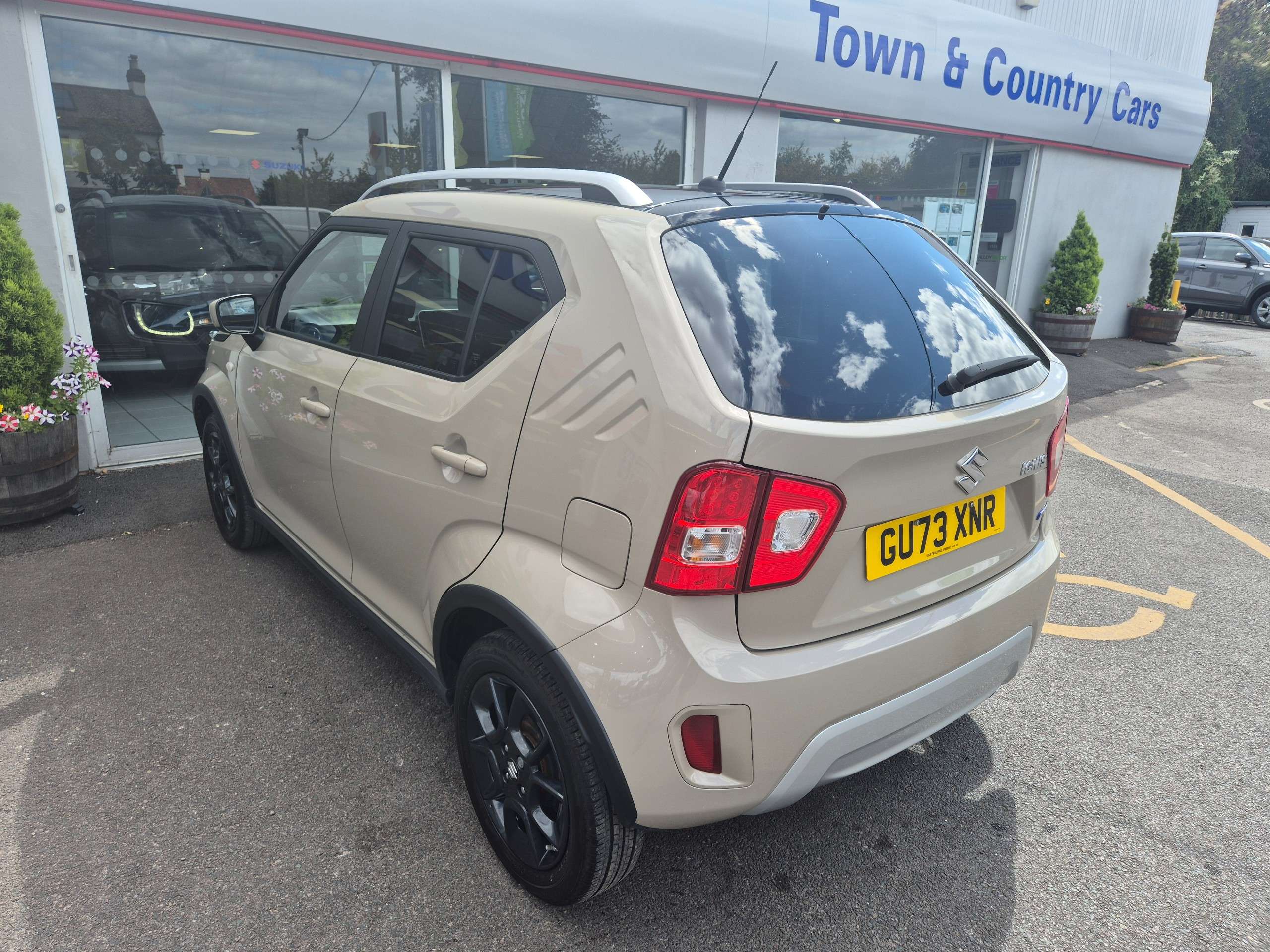 A 2023 SUZUKI IGNIS 1.2 Dualjet MHEV SZ-T Hatchback 5dr Petrol Hybrid CVT Euro 6 (s/s) (83 ps) A 2023 SUZUKI IGNIS 1.2 Dualjet MHEV SZ-T Hatchback 5dr Petrol Hybrid CVT Euro 6 (s/s) (83 ps)