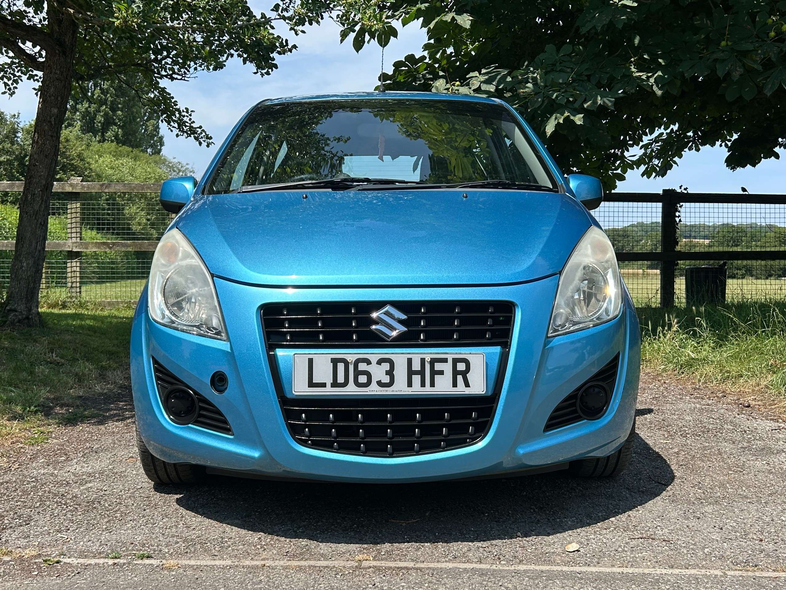 A 2013 SUZUKI SPLASH 1.0 12V SZ2 MPV 5dr Petrol Manual Euro 5 (68 ps) A 2013 SUZUKI SPLASH 1.0 12V SZ2 MPV 5dr Petrol Manual Euro 5 (68 ps)