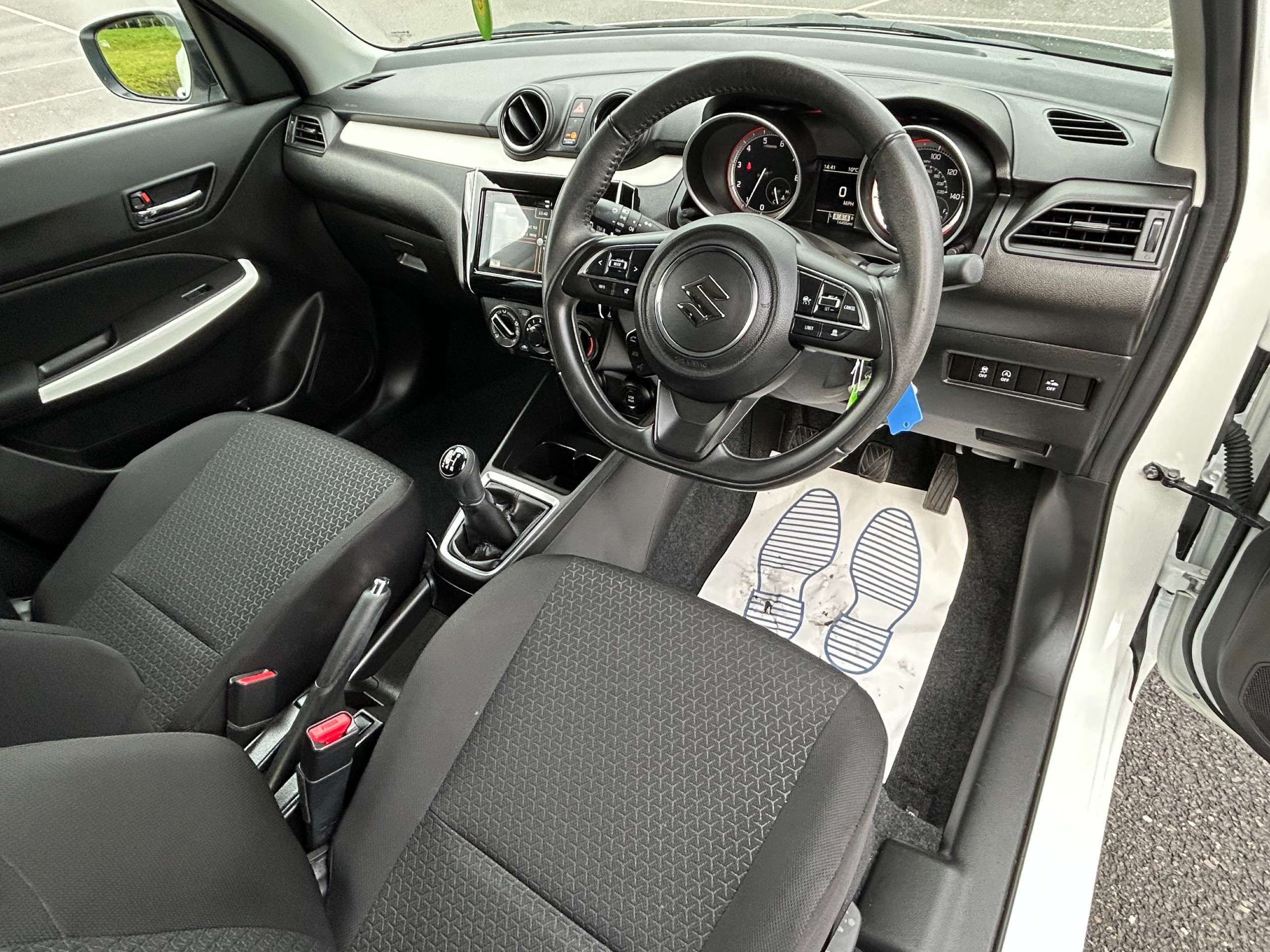 A 2023 SUZUKI SWIFT 1.2 Dualjet MHEV SZ-L Hatchback 5dr Petrol Hybrid Manual Euro 6 (s/s) (83 ps) A 2023 SUZUKI SWIFT 1.2 Dualjet MHEV SZ-L Hatchback 5dr Petrol Hybrid Manual Euro 6 (s/s) (83 ps)