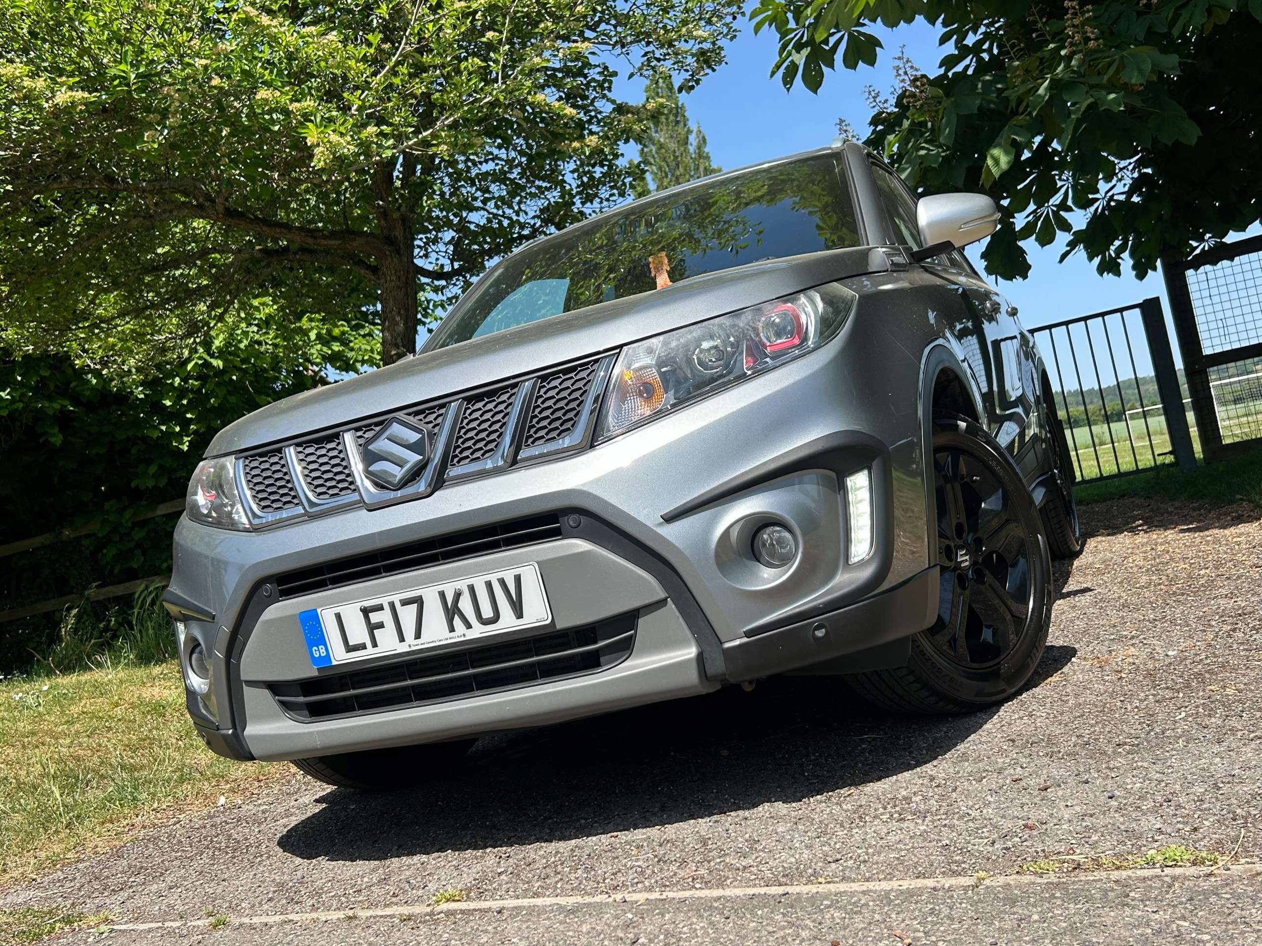A 2017 SUZUKI VITARA 1.4 Boosterjet S SUV 5dr Petrol Manual ALLGRIP Euro 6 (s/s) (140 ps) A 2017 SUZUKI VITARA 1.4 Boosterjet S SUV 5dr Petrol Manual ALLGRIP Euro 6 (s/s) (140 ps)
