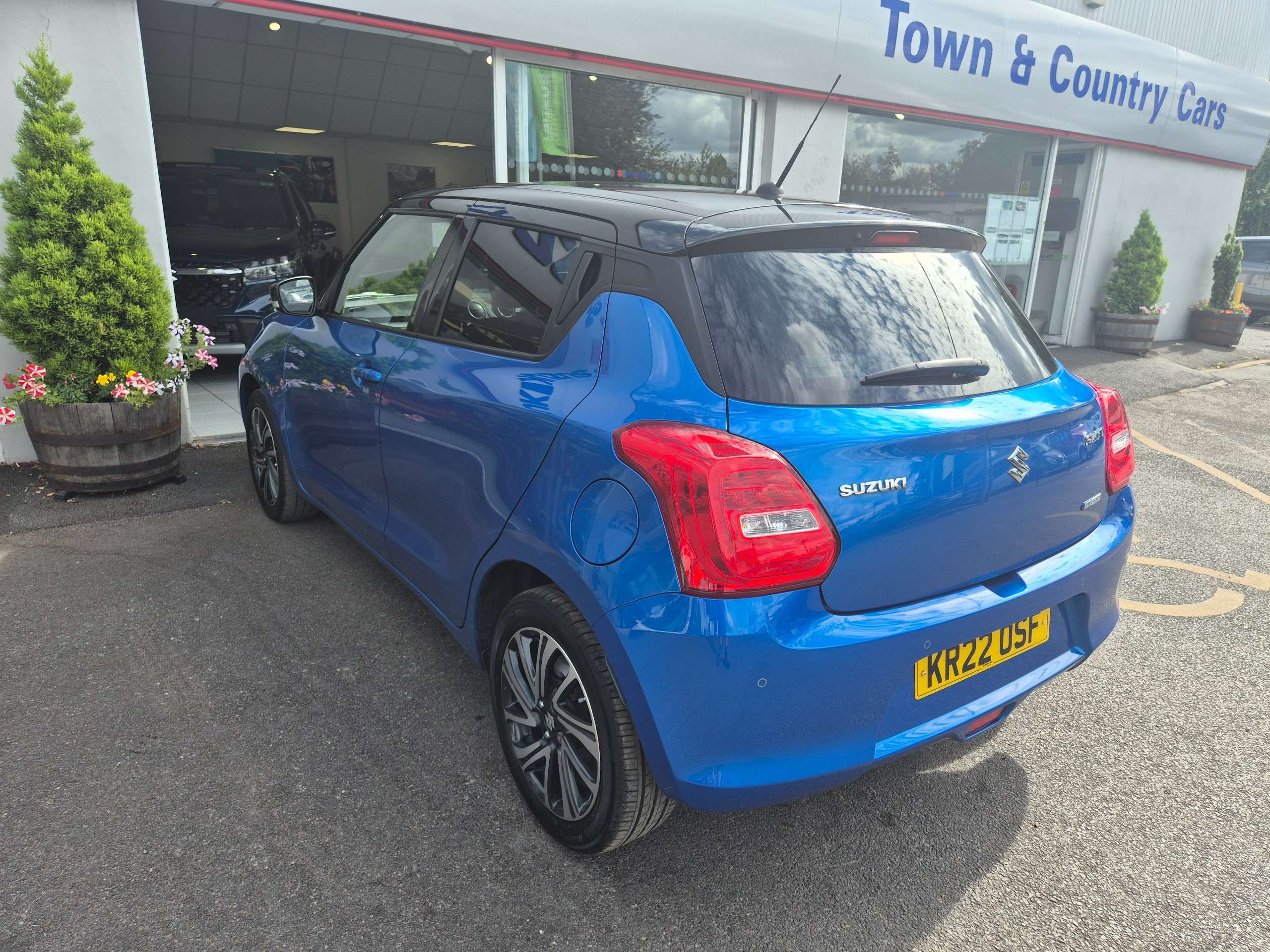 A 2022 SUZUKI SWIFT 1.2 Dualjet MHEV SZ5 Hatchback 5dr Petrol Hybrid Manual Euro 6 (s/s) (83 ps) A 2022 SUZUKI SWIFT 1.2 Dualjet MHEV SZ5 Hatchback 5dr Petrol Hybrid Manual Euro 6 (s/s) (83 ps)