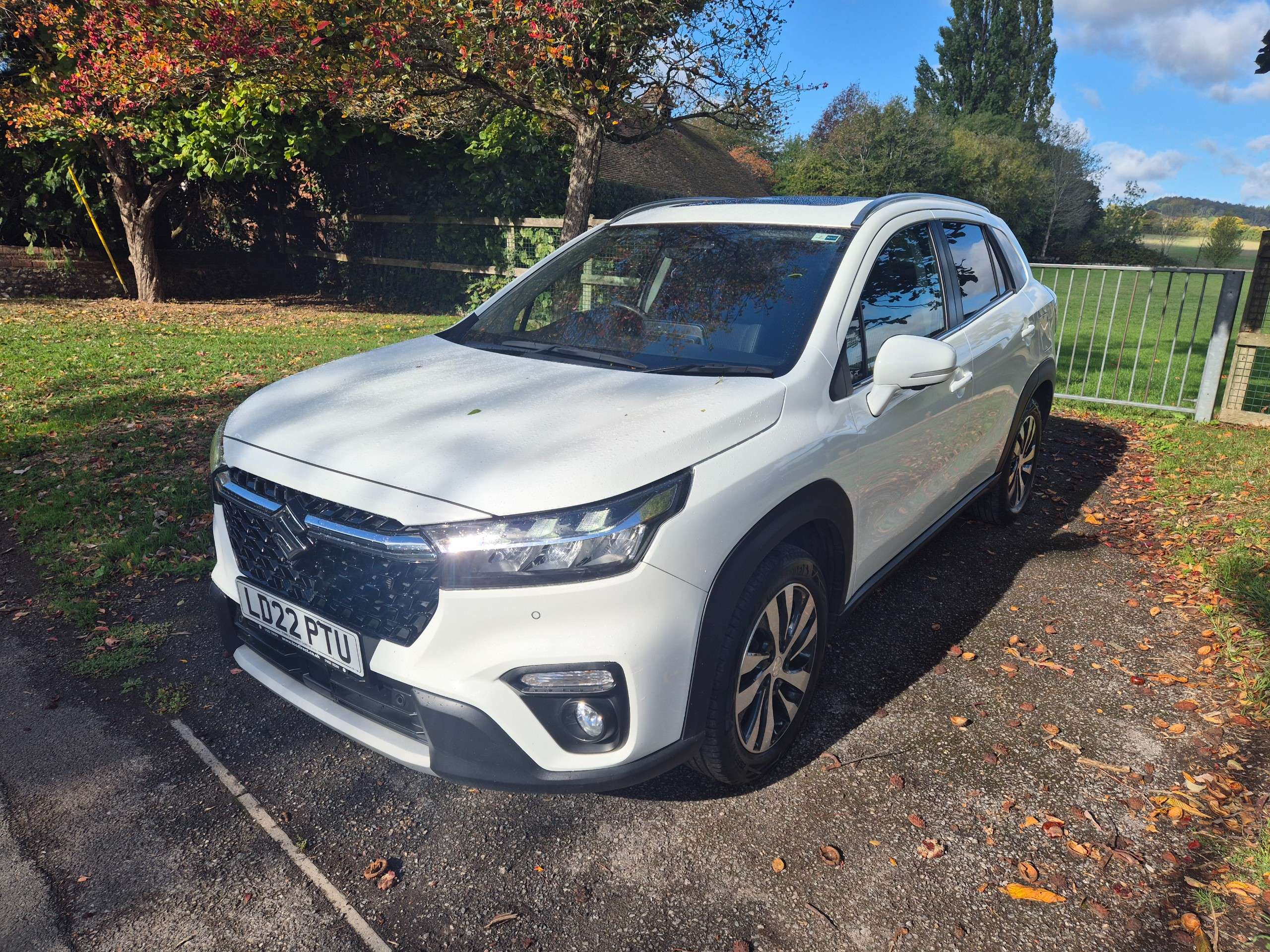 A 2022 SUZUKI SX4 1.4 Boosterjet MHEV Ultra SUV 5dr Petrol Hybrid Auto ALLGRIP Euro 6 (s/s) (129 ps) A 2022 SUZUKI SX4 1.4 Boosterjet MHEV Ultra SUV 5dr Petrol Hybrid Auto ALLGRIP Euro 6 (s/s) (129 ps)
