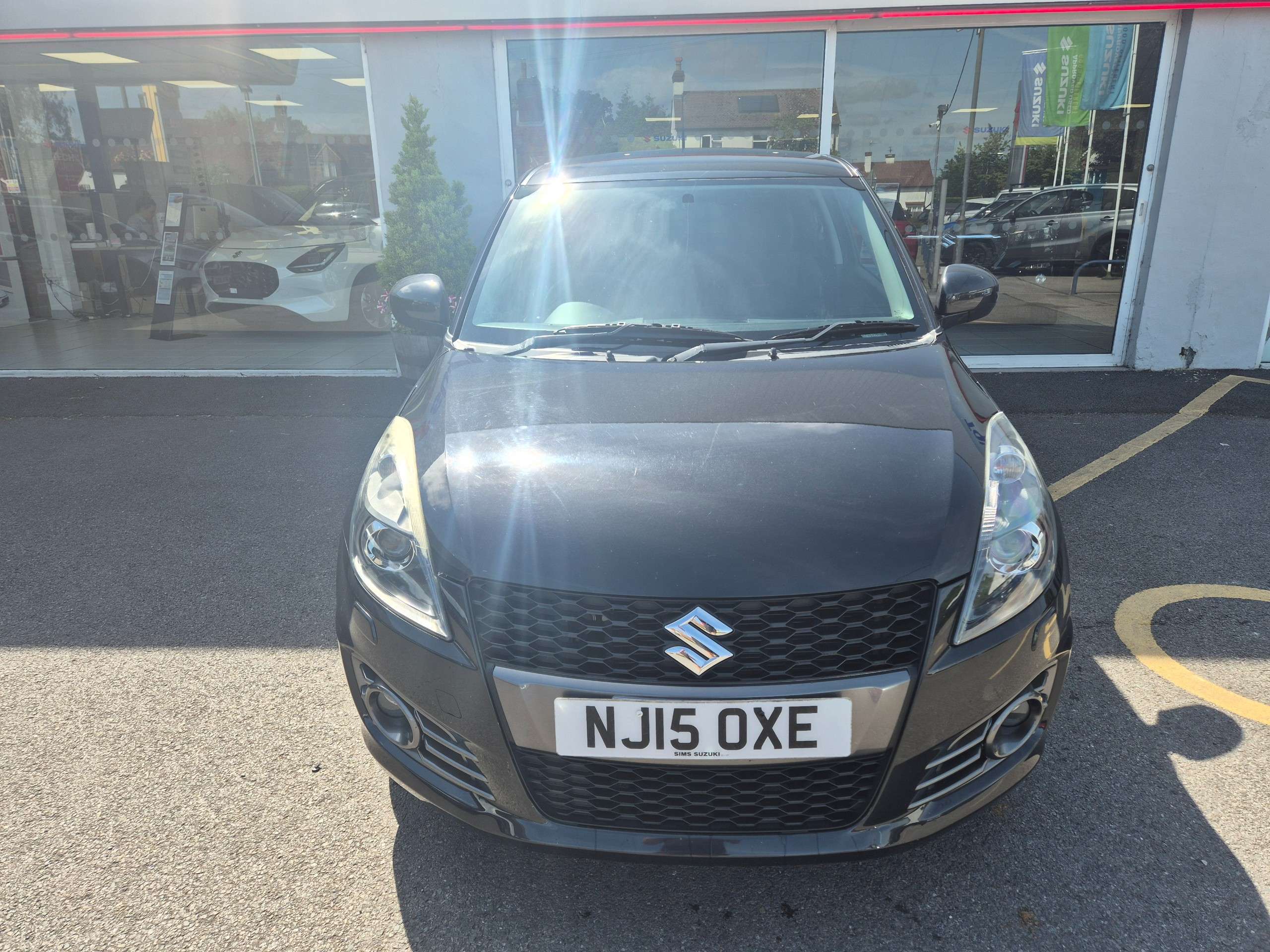 A 2015 SUZUKI SWIFT 1.6 Sport Hatchback 3dr Petrol Manual Euro 5 (SNav) (136 ps) A 2015 SUZUKI SWIFT 1.6 Sport Hatchback 3dr Petrol Manual Euro 5 (SNav) (136 ps)