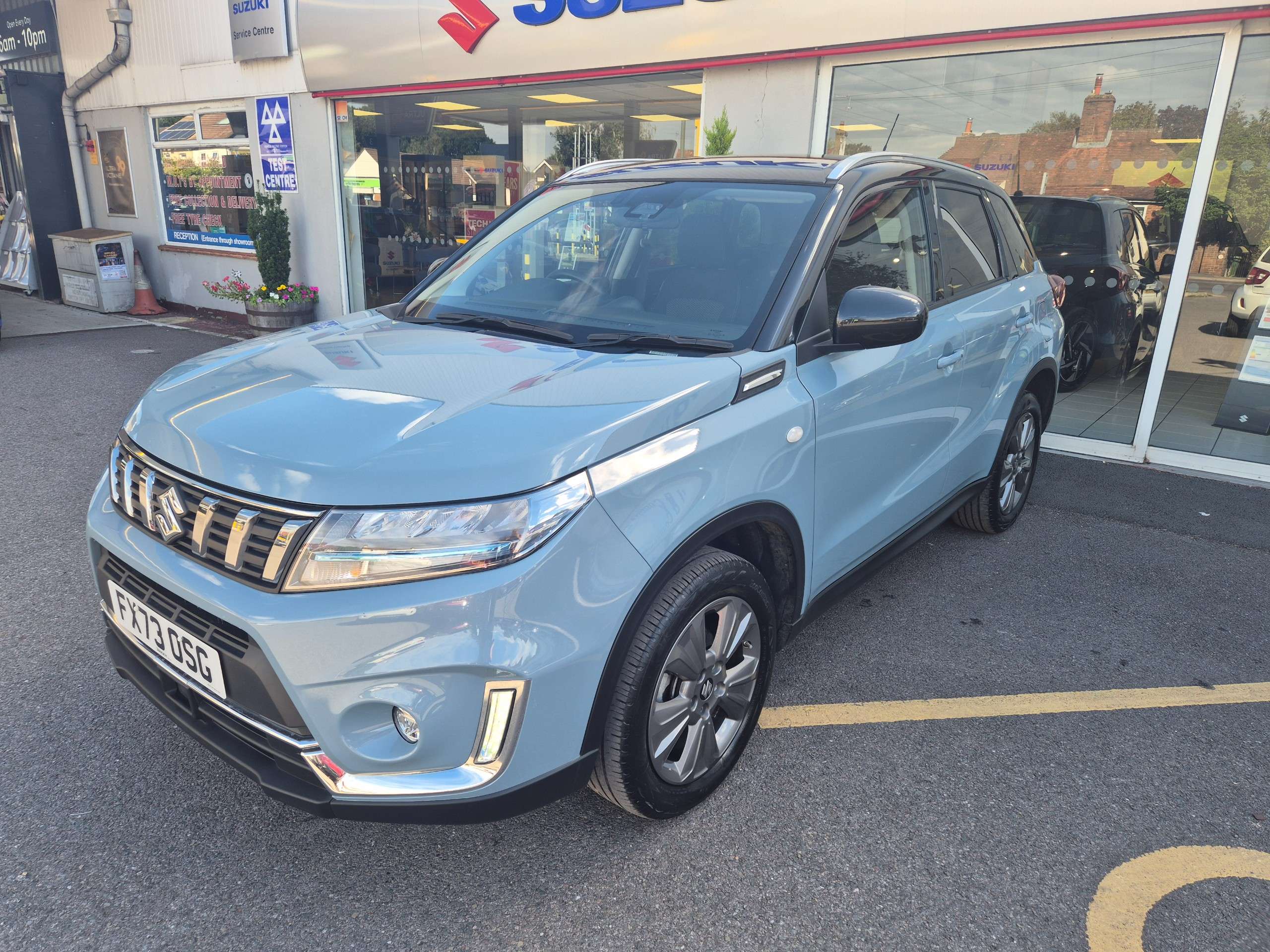 A 2023 SUZUKI VITARA 1.5 SZ-T SUV 5dr Petrol Hybrid AGS Auto Euro 6 (s/s) (115 ps) A 2023 SUZUKI VITARA 1.5 SZ-T SUV 5dr Petrol Hybrid AGS Auto Euro 6 (s/s) (115 ps)