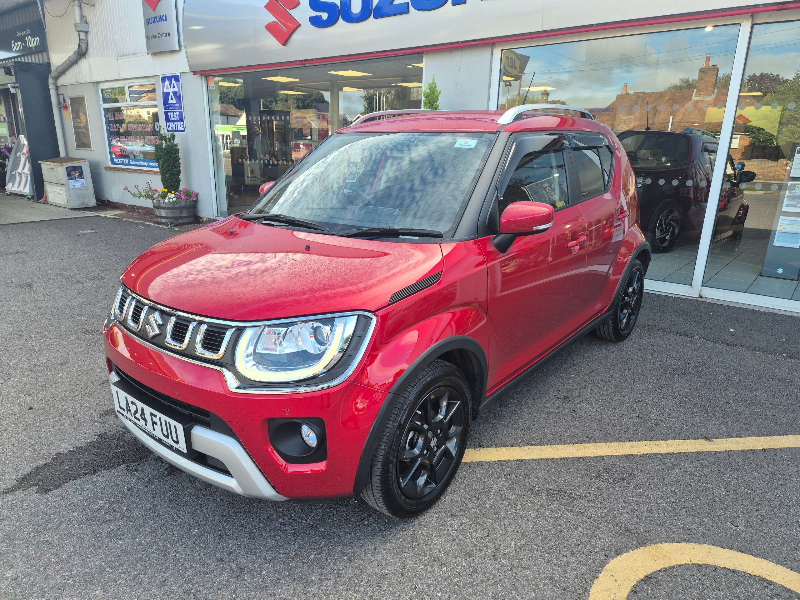 A 2024 SUZUKI IGNIS 1.2 Dualjet MHEV SZ5 Hatchback 5dr Petrol Hybrid CVT Euro 6 (s/s) (83 ps) A 2024 SUZUKI IGNIS 1.2 Dualjet MHEV SZ5 Hatchback 5dr Petrol Hybrid CVT Euro 6 (s/s) (83 ps)