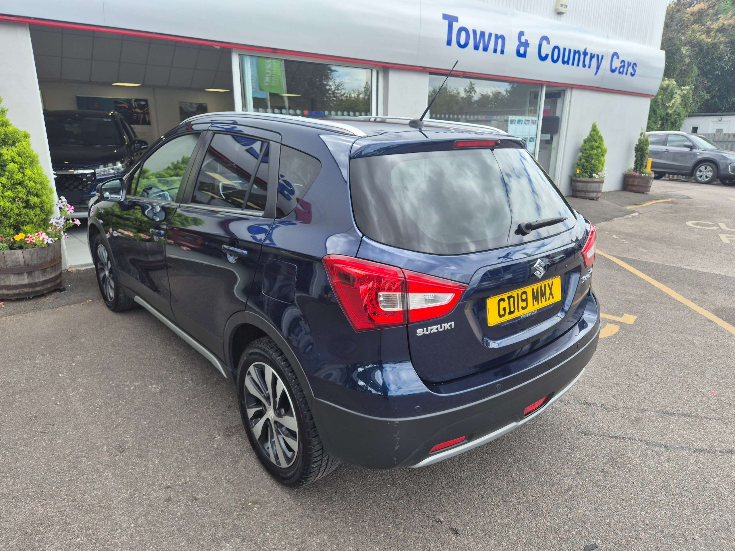 A 2019 SUZUKI SX4 1.0 Boosterjet SZ-T SUV 5dr Petrol Manual Euro 6 (s/s) (111 ps) A 2019 SUZUKI SX4 1.0 Boosterjet SZ-T SUV 5dr Petrol Manual Euro 6 (s/s) (111 ps)
