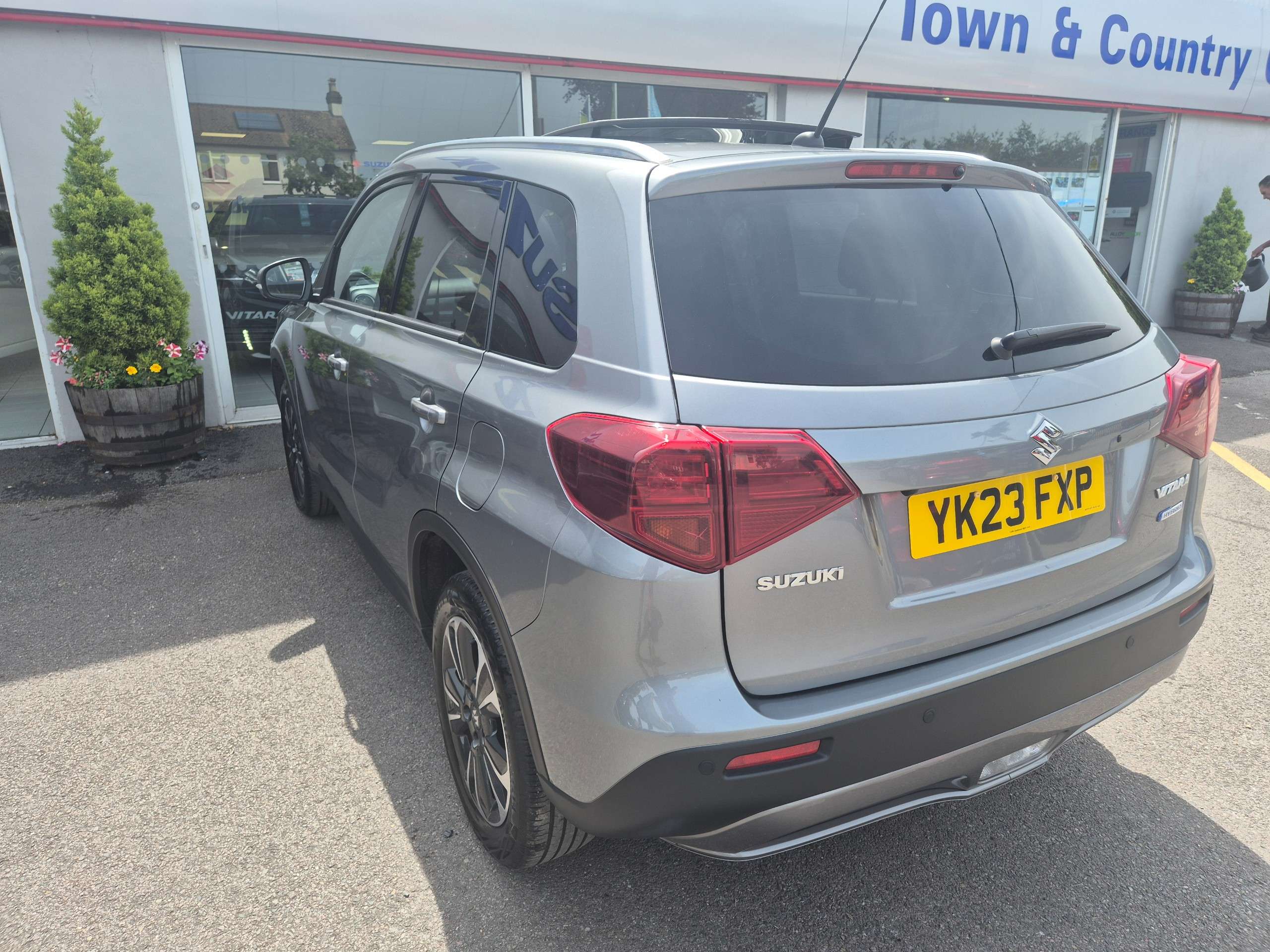 A 2023 SUZUKI VITARA 1.4 Boosterjet MHEV SZ5 SUV 5dr Petrol Hybrid Manual ALLGRIP Euro 6 (s/s) (129 ps) A 2023 SUZUKI VITARA 1.4 Boosterjet MHEV SZ5 SUV 5dr Petrol Hybrid Manual ALLGRIP Euro 6 (s/s) (129 ps)