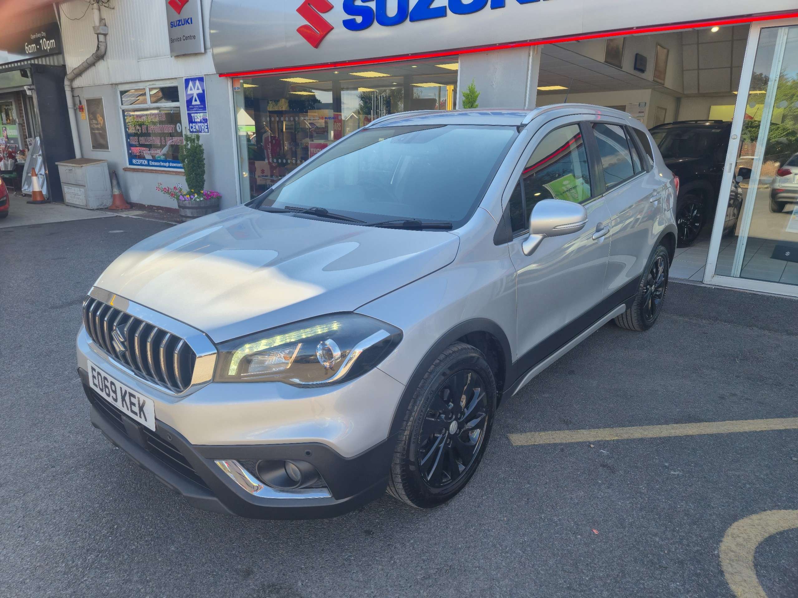 A 2019 SUZUKI SX4 S-CROSS SZ-T BOOSTERJET A 2019 SUZUKI SX4 S-CROSS SZ-T BOOSTERJET