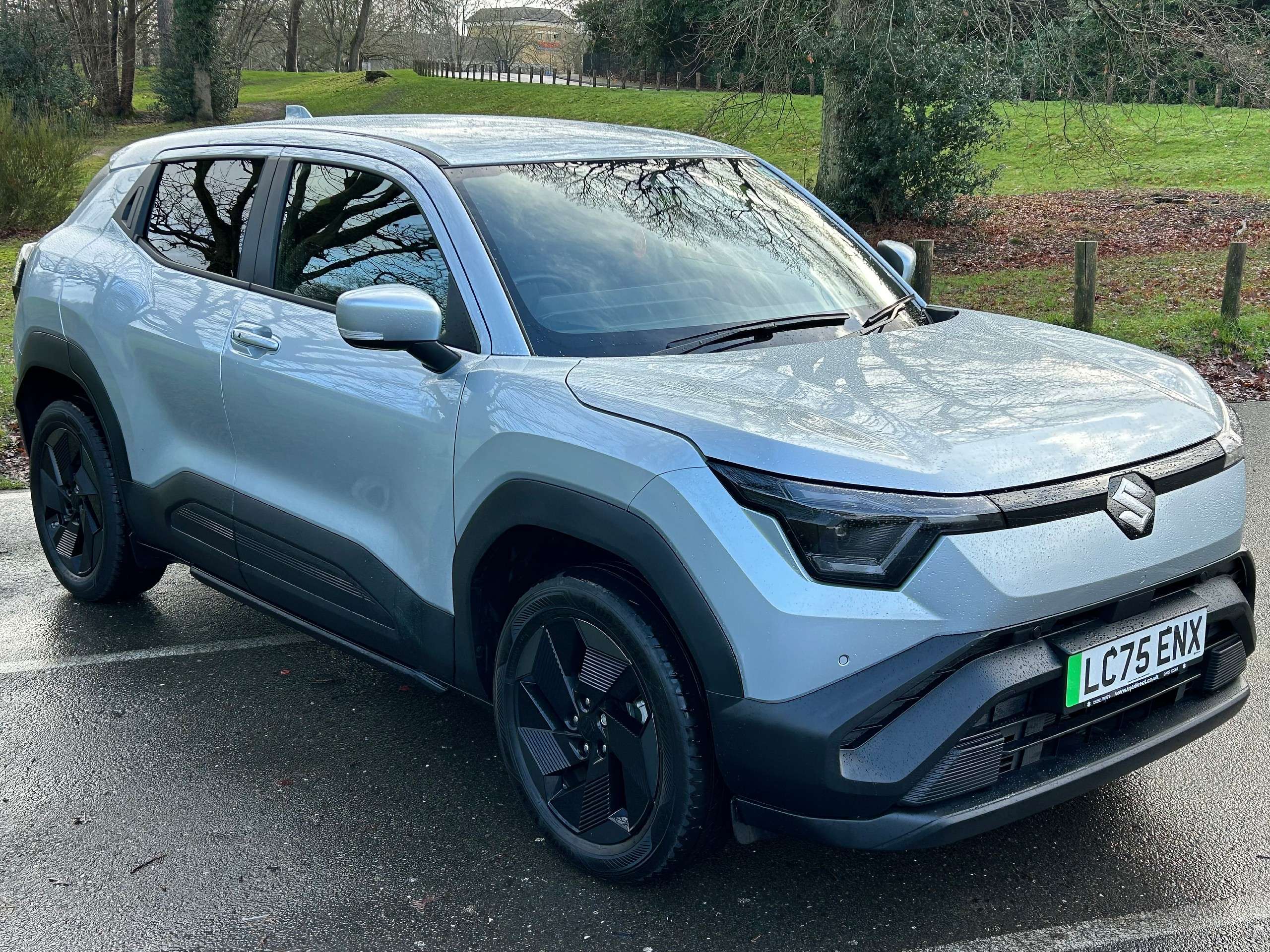 A 2025 SUZUKI VITARA 61kWh Motion SUV 5dr Electric Auto ALLGRIP (183 ps) A 2025 SUZUKI VITARA 61kWh Motion SUV 5dr Electric Auto ALLGRIP (183 ps)