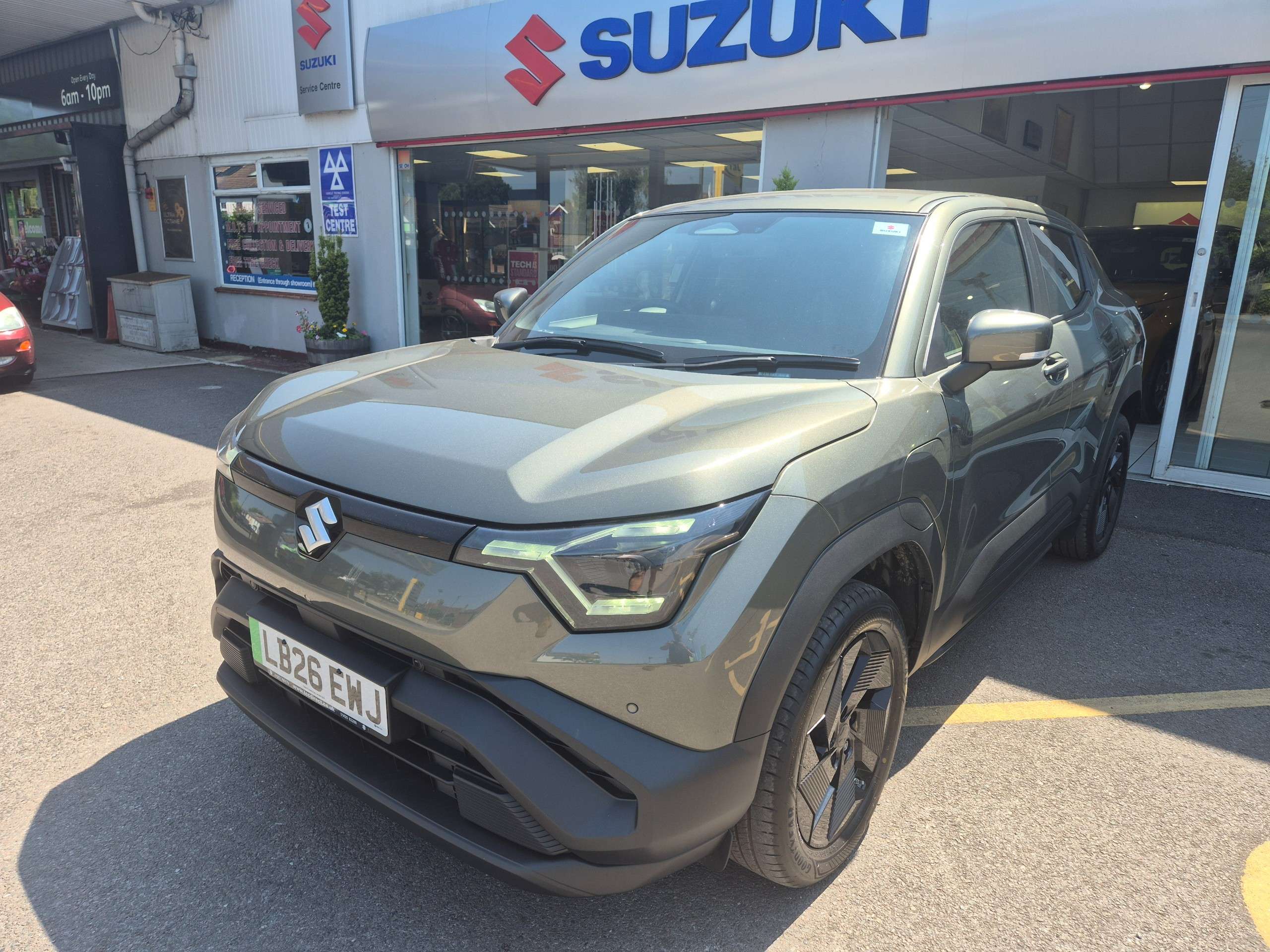 A 2026 SUZUKI E VITARA MOTION 61kWh Motion SUV 5dr Electric Auto (174 ps) A 2026 SUZUKI E VITARA MOTION 61kWh Motion SUV 5dr Electric Auto (174 ps)