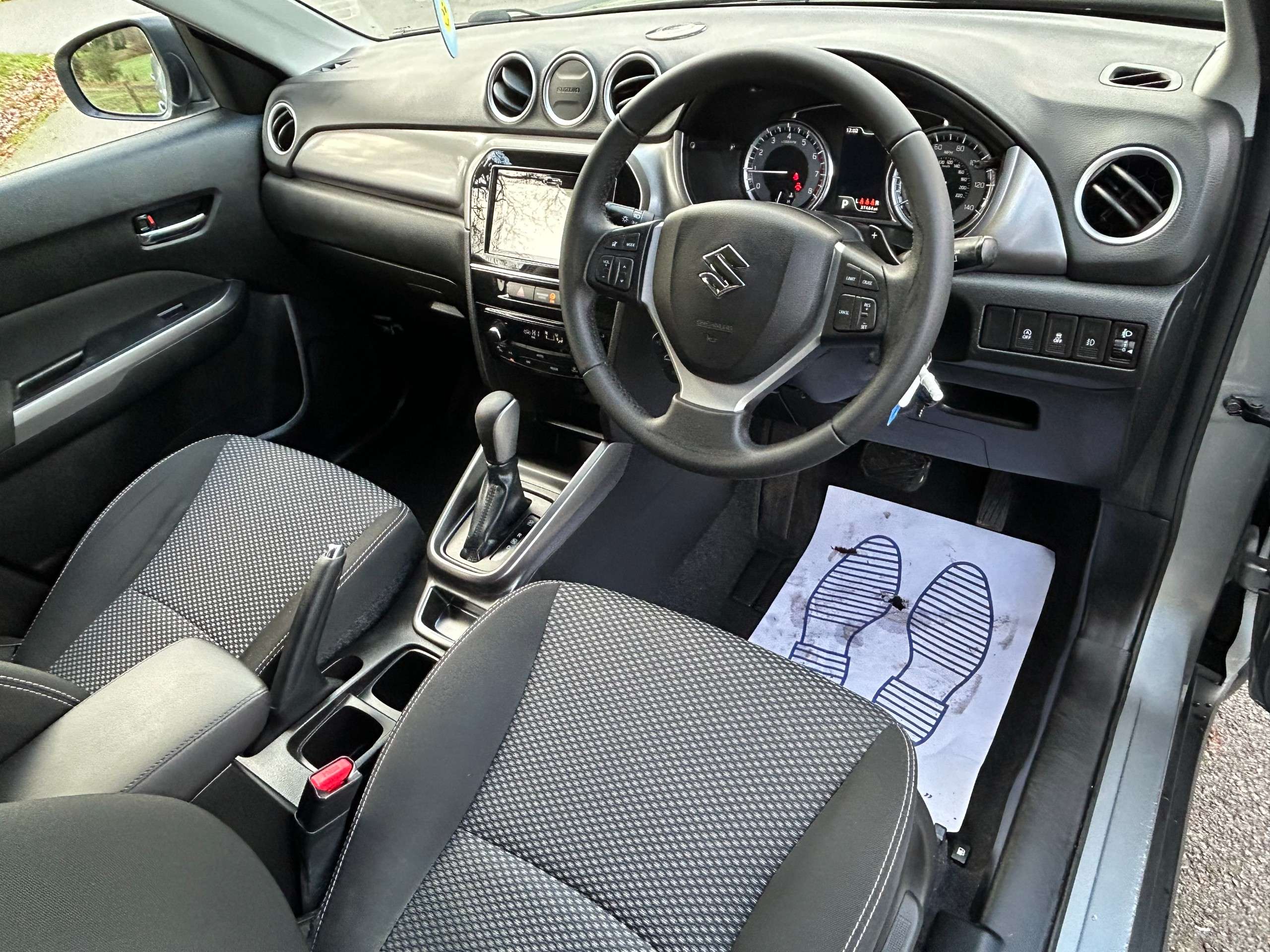 A 2019 SUZUKI VITARA 1.0 Boosterjet SZ-T SUV 5dr Petrol Auto Euro 6 (s/s) (111 ps) A 2019 SUZUKI VITARA 1.0 Boosterjet SZ-T SUV 5dr Petrol Auto Euro 6 (s/s) (111 ps)