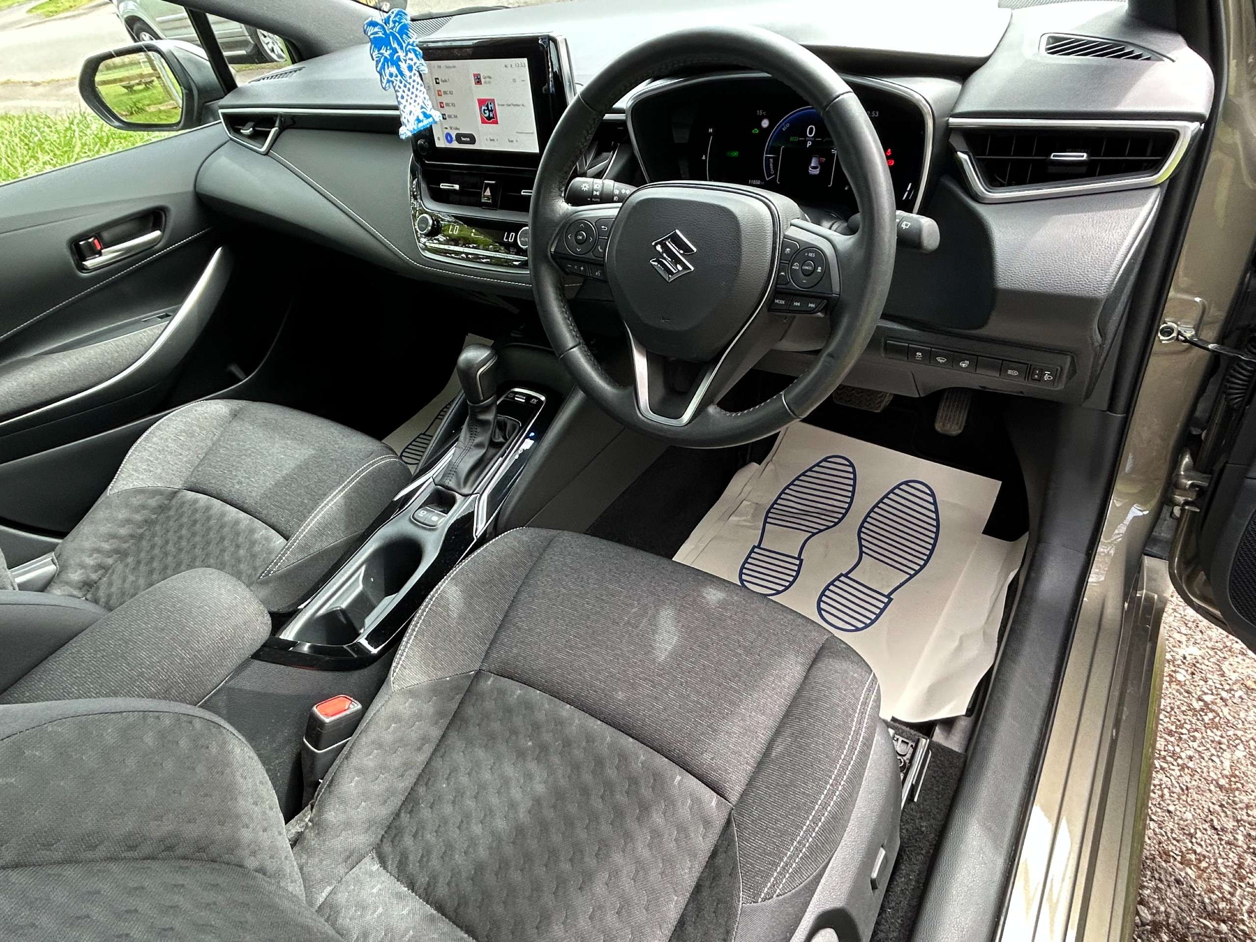 A 2024 SUZUKI SWACE 1.8h Motion Estate 5dr Petrol Hybrid CVT Euro 6 (s/s) (140 ps) A 2024 SUZUKI SWACE 1.8h Motion Estate 5dr Petrol Hybrid CVT Euro 6 (s/s) (140 ps)